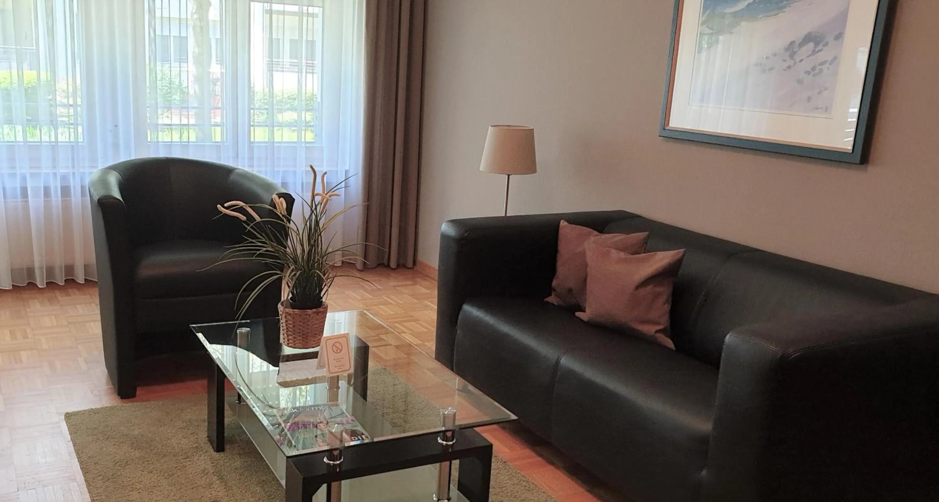 Photo of the whole room, Seating Area in Residenz Hotel am Festspielhaus