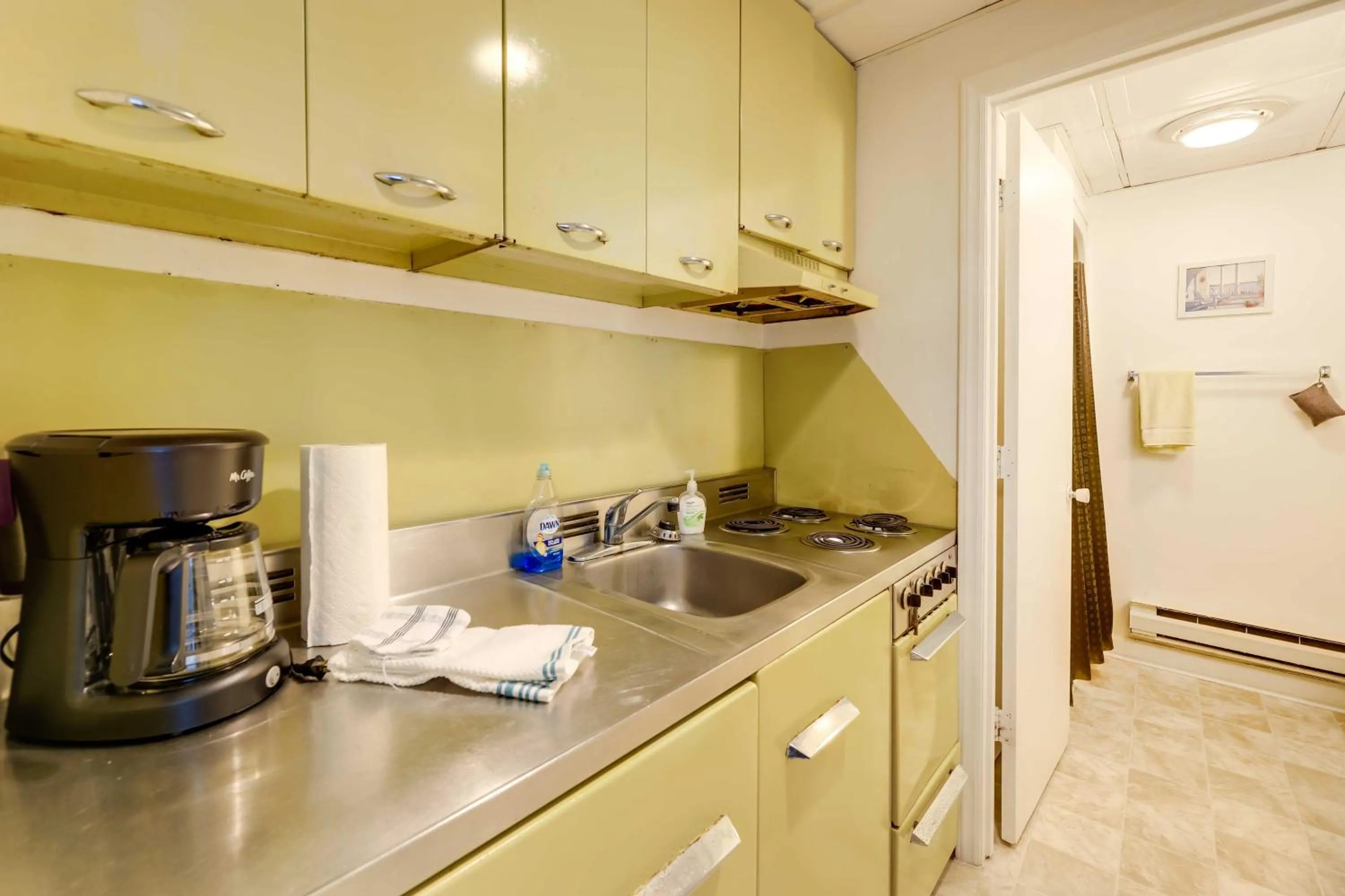 Hannahs Place - Quaint and Cozy Apt by the Beach!