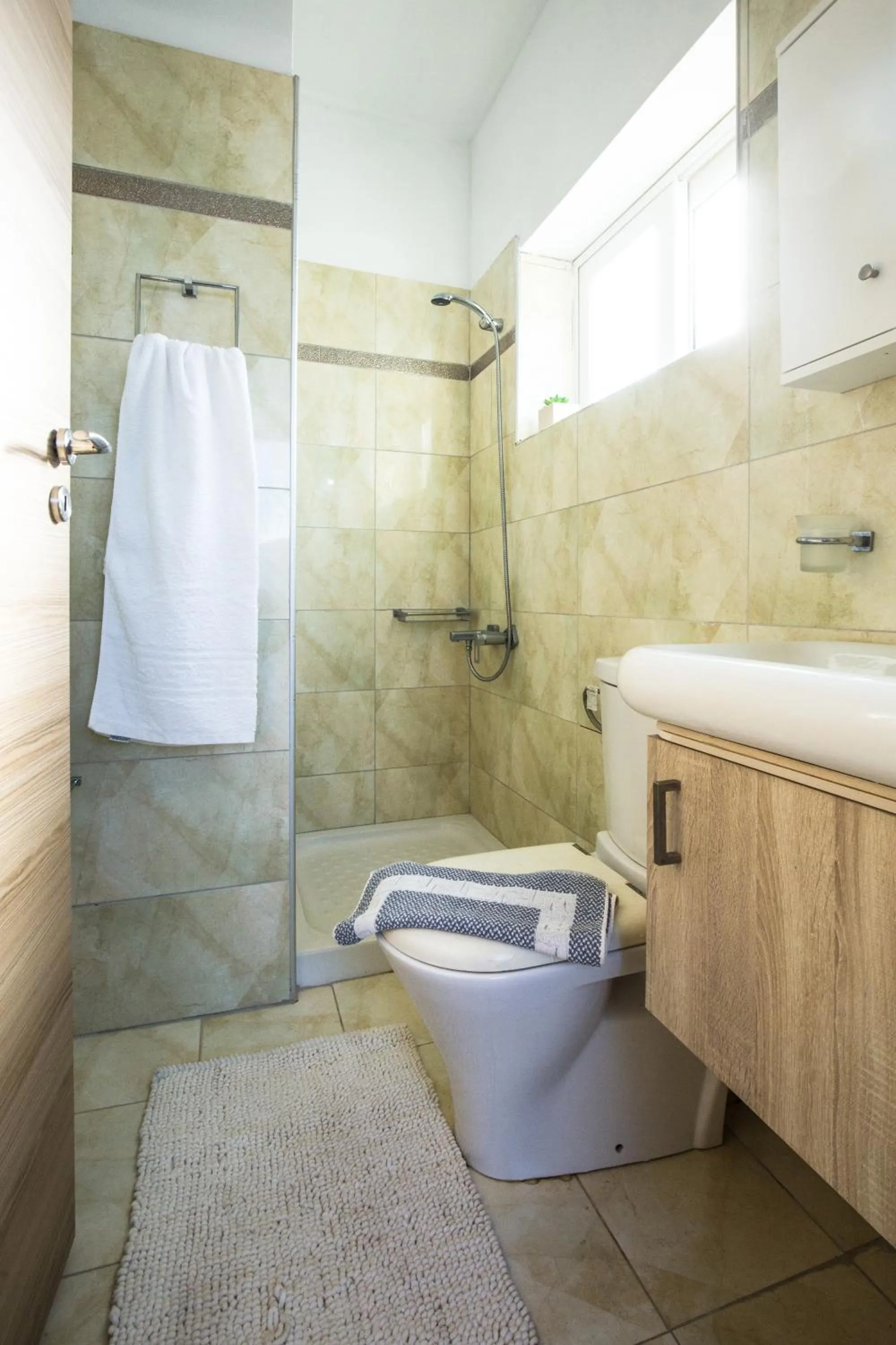Bathroom in Aqua Marine