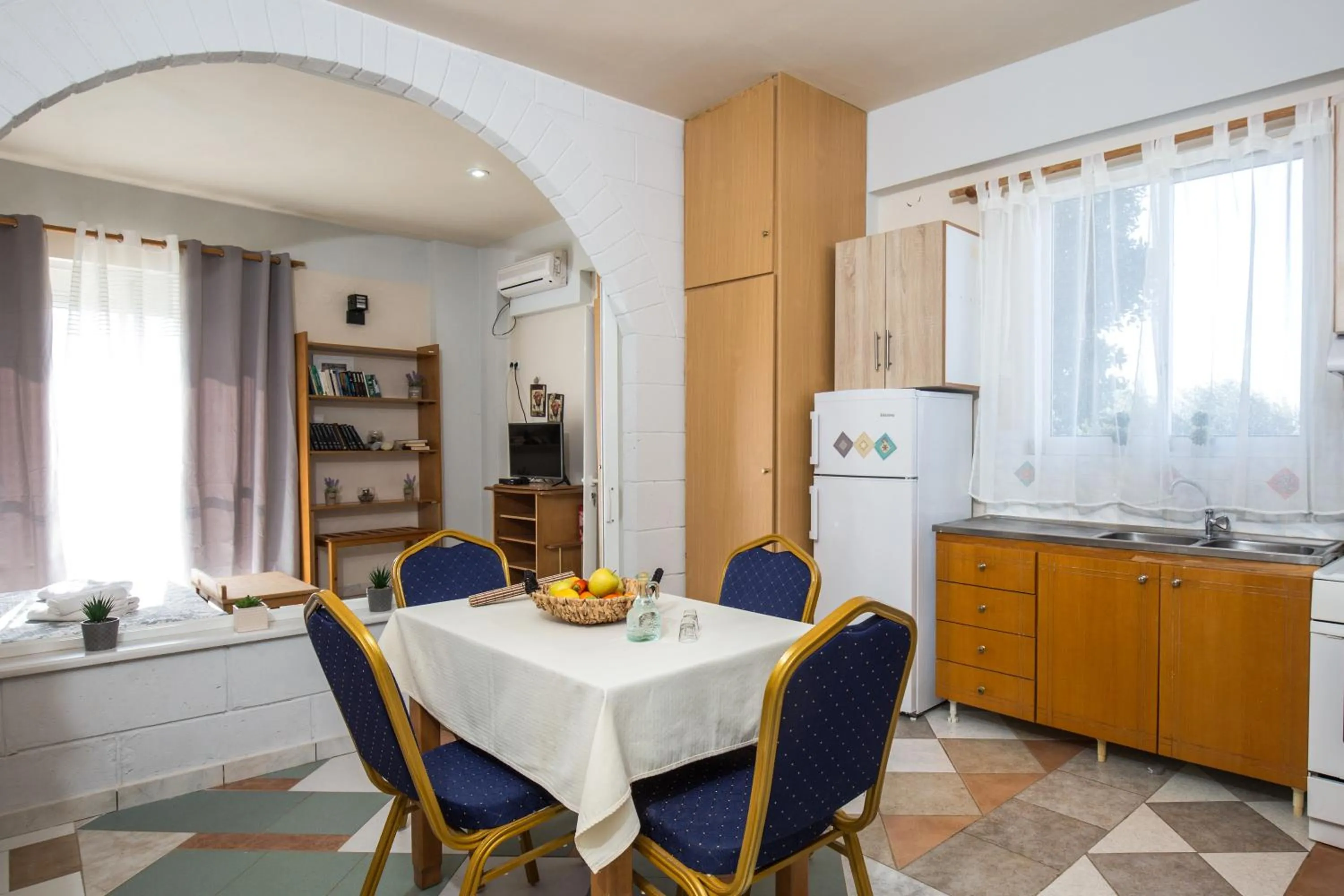 Kitchen or kitchenette in Aqua Marine
