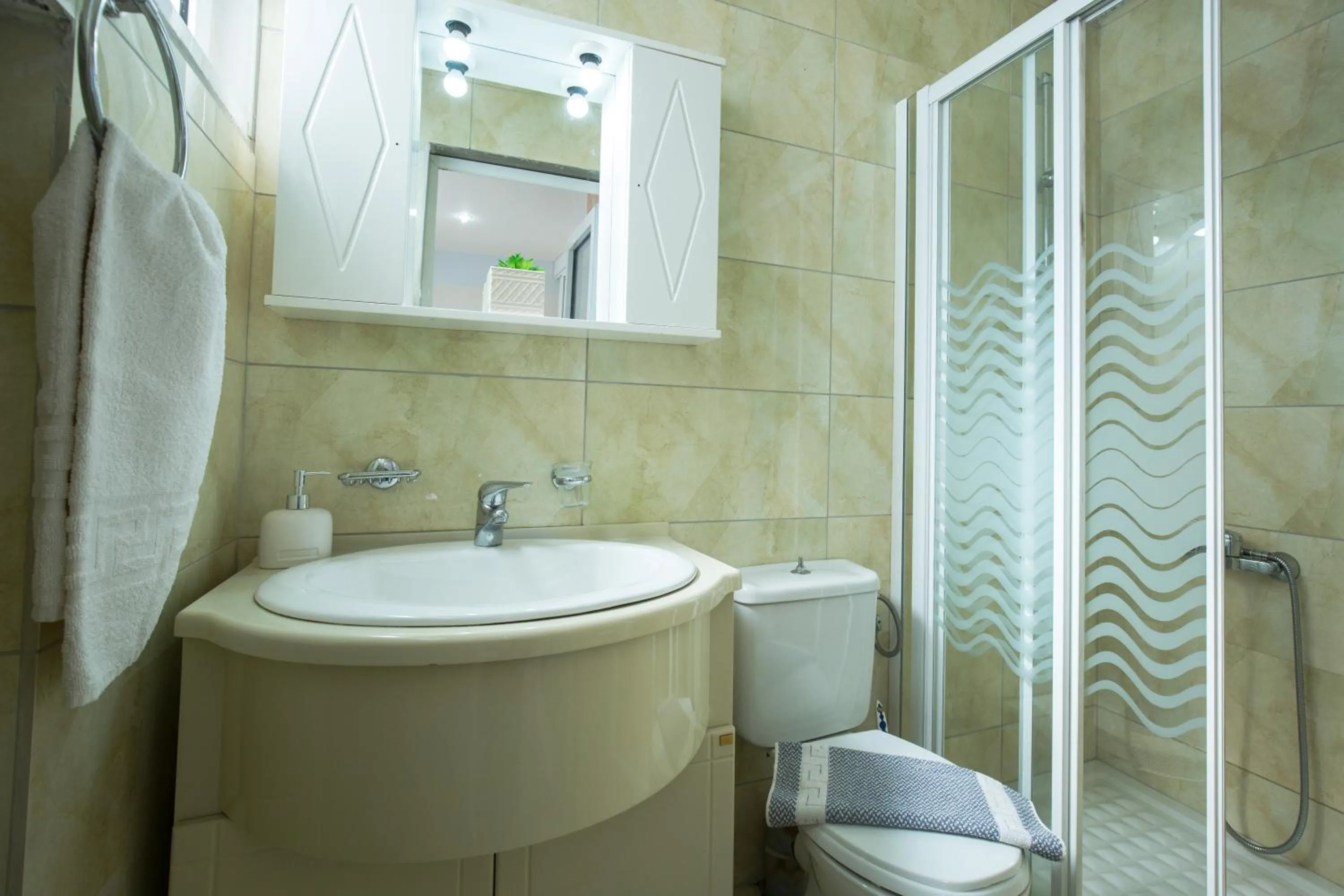 Shower in Aqua Marine