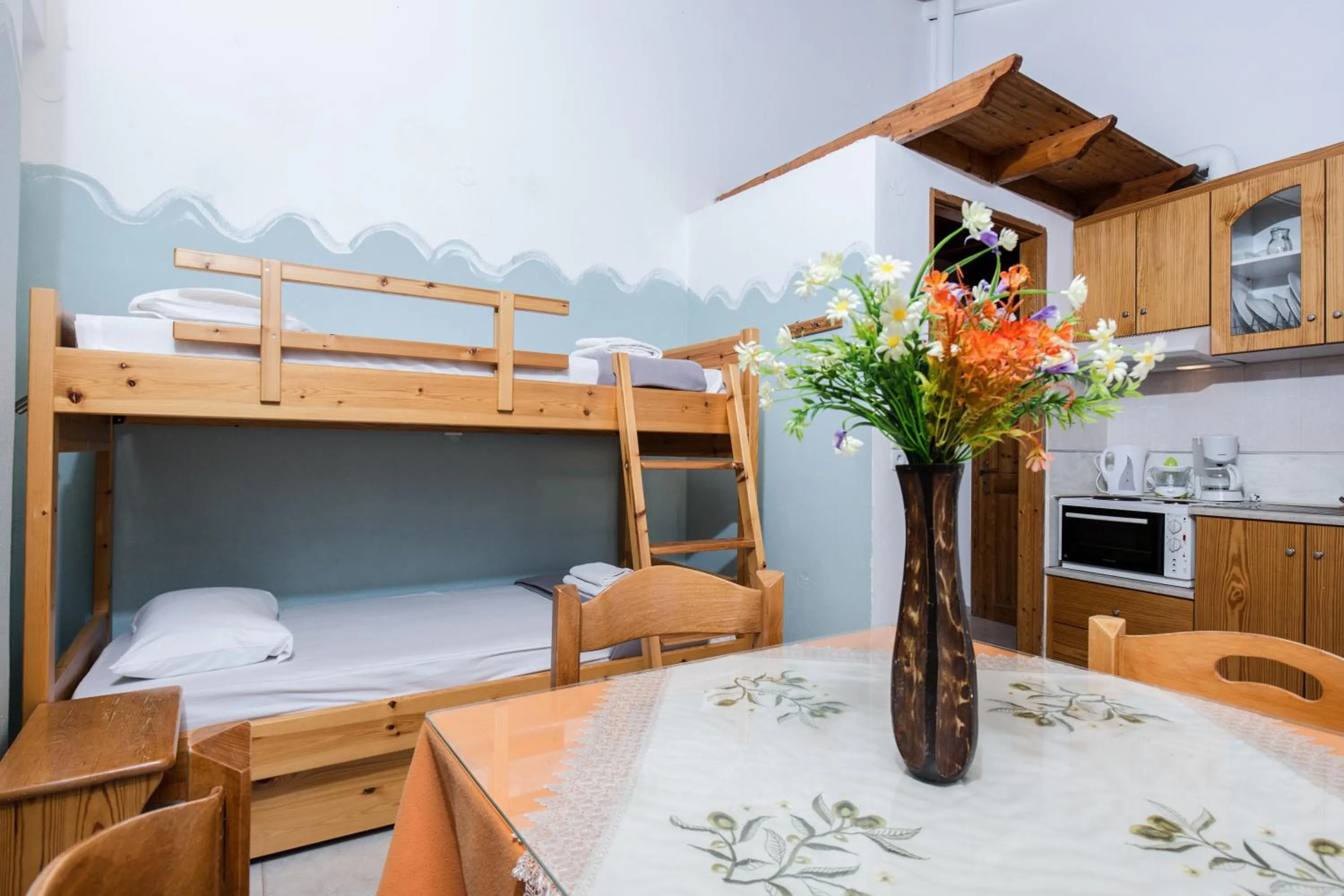 Kitchen or kitchenette, Bed in Aqua Marine