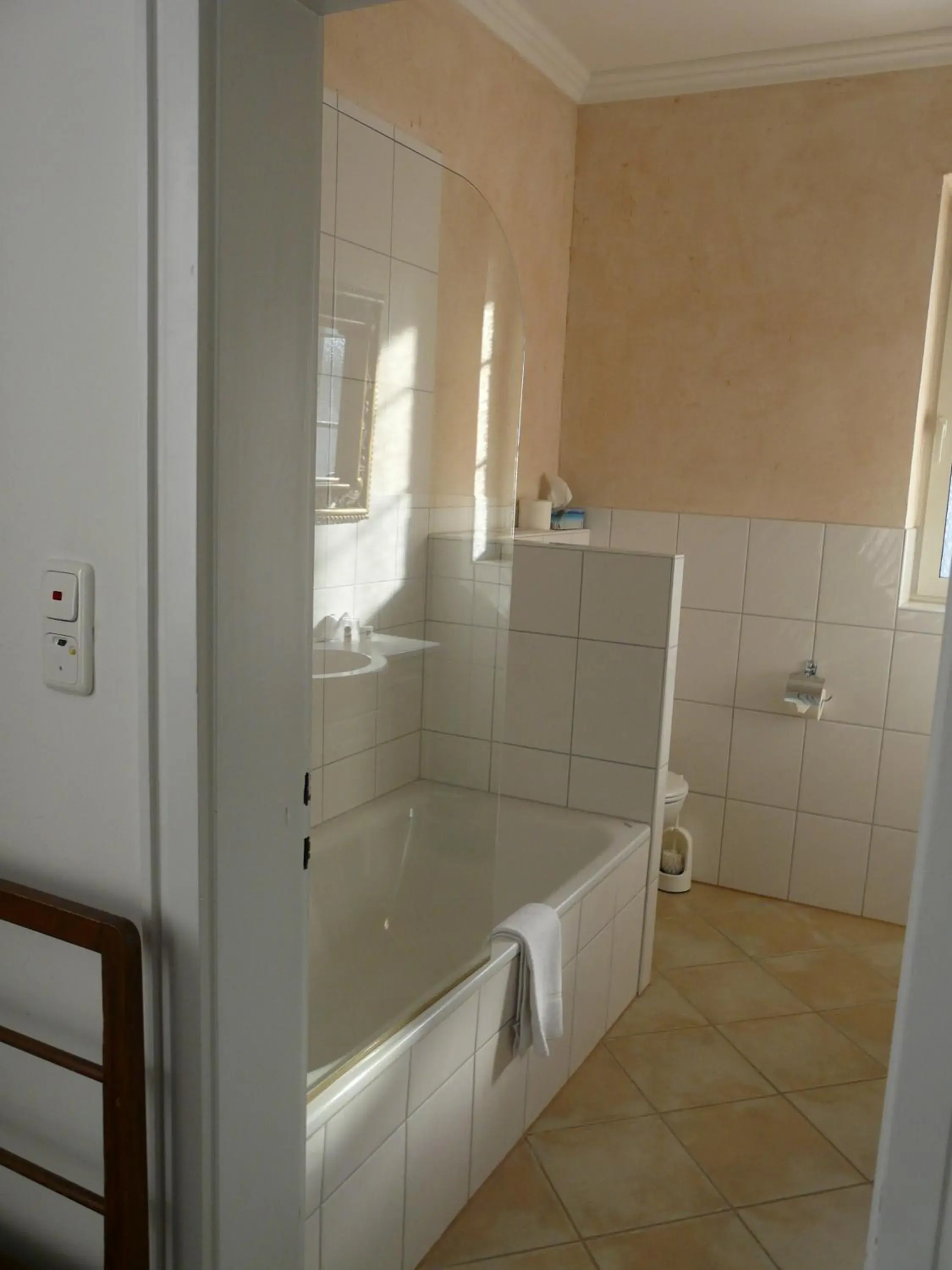 Bathroom in Hotel Roter Hahn - Bed & Breakfast