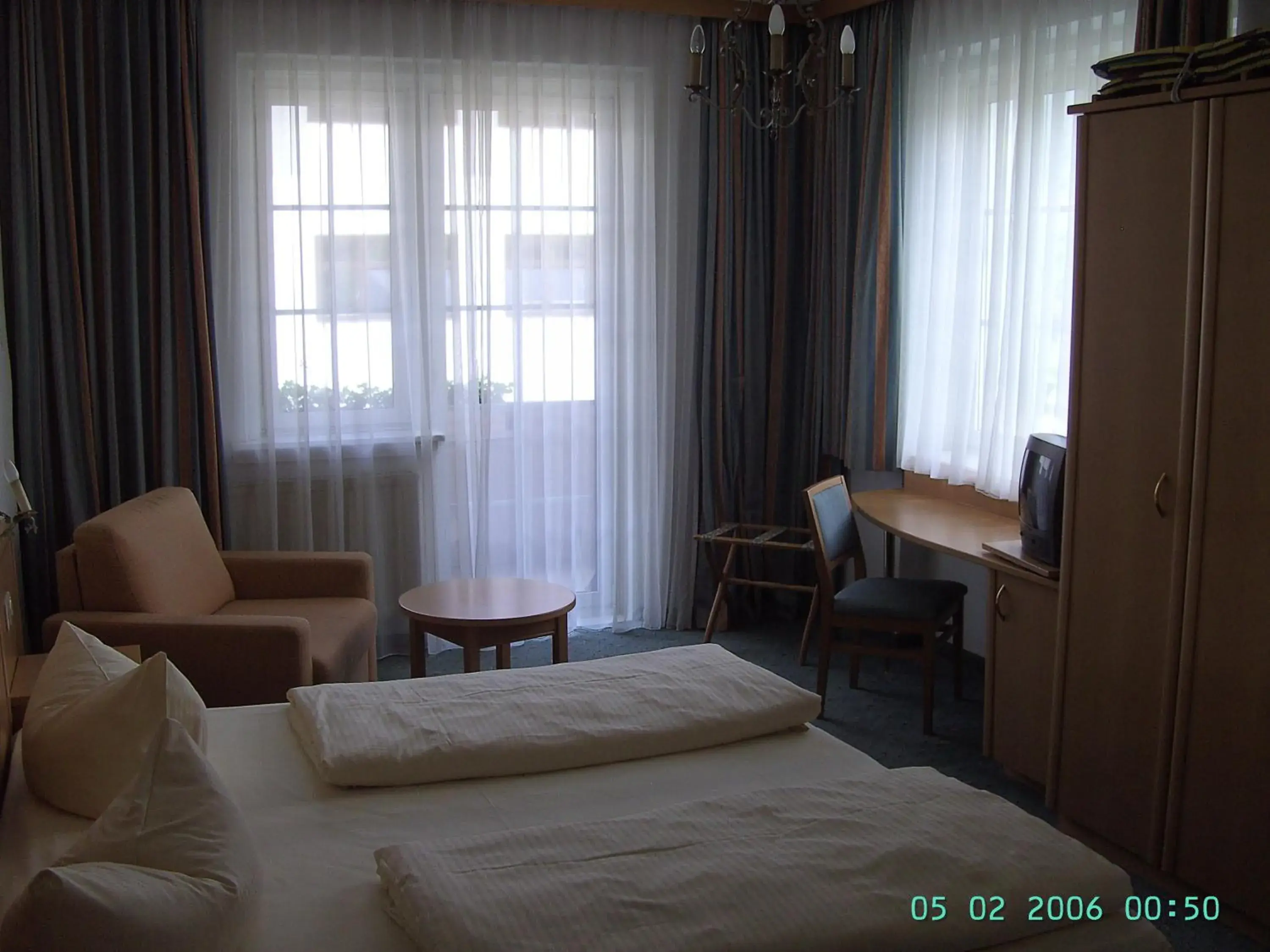 Bed in Hotel Roter Hahn - Bed & Breakfast