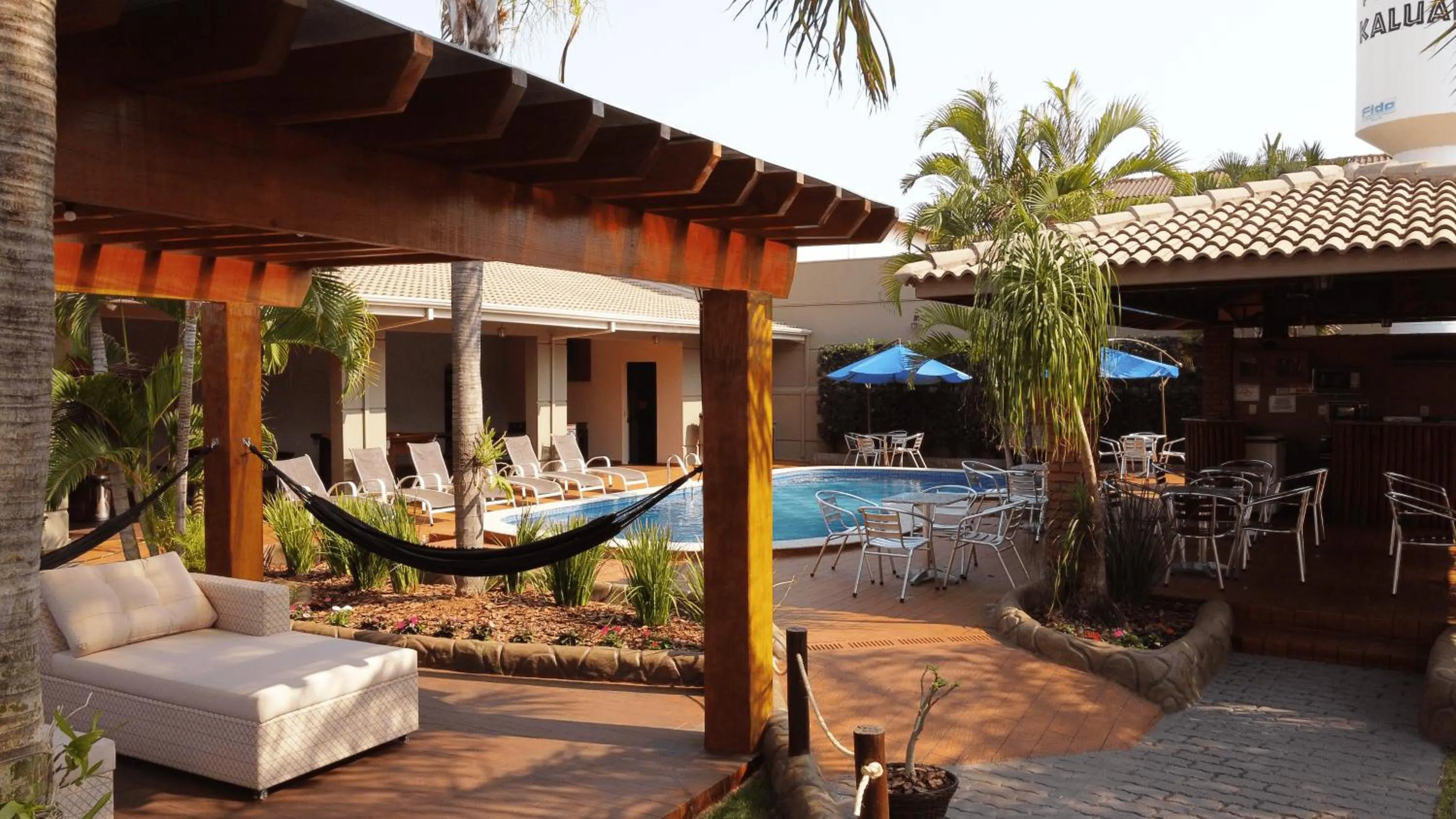 Swimming pool in Pousada Kaluanã