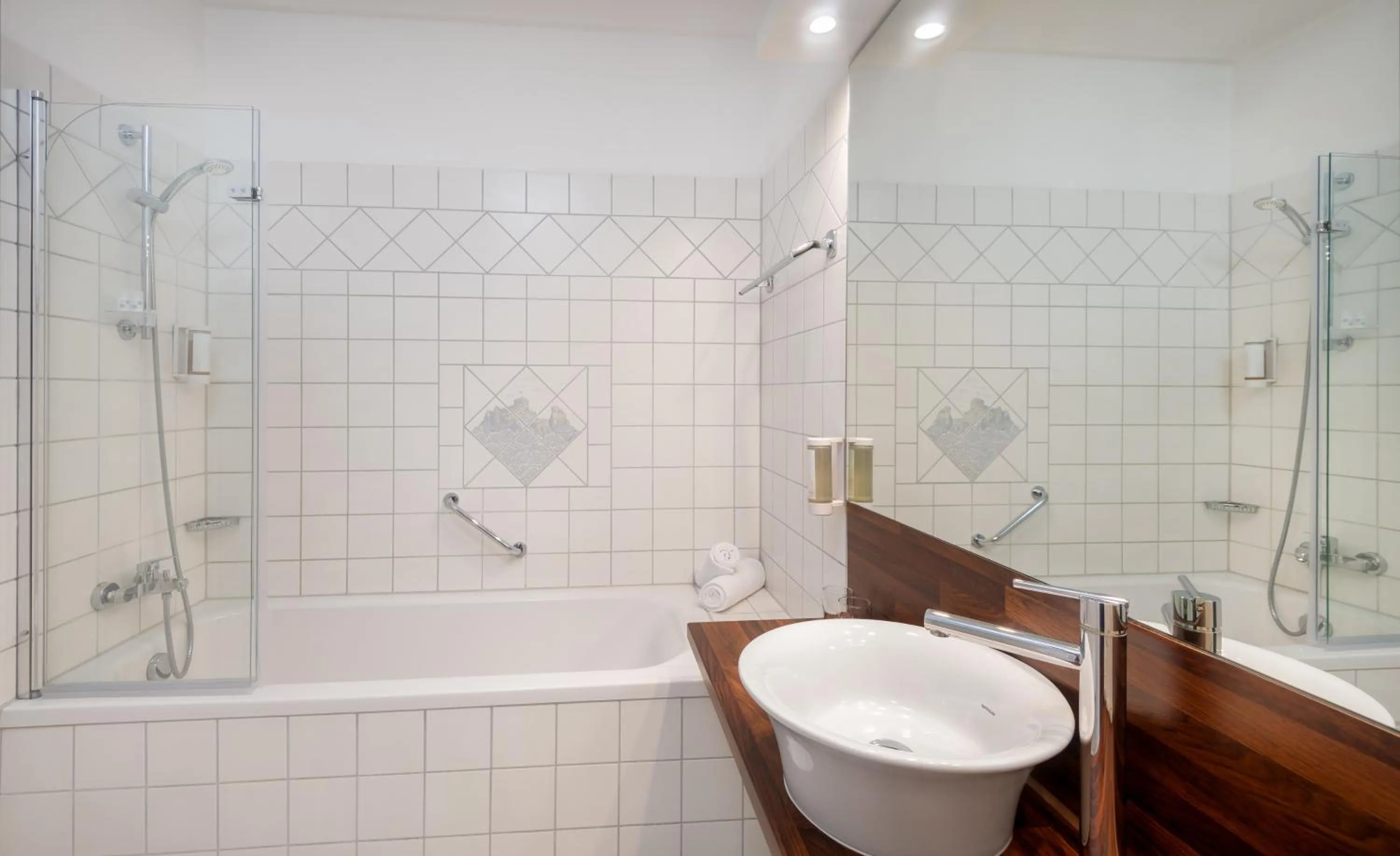 Bathroom in Wyndham Garden Lahnstein Koblenz