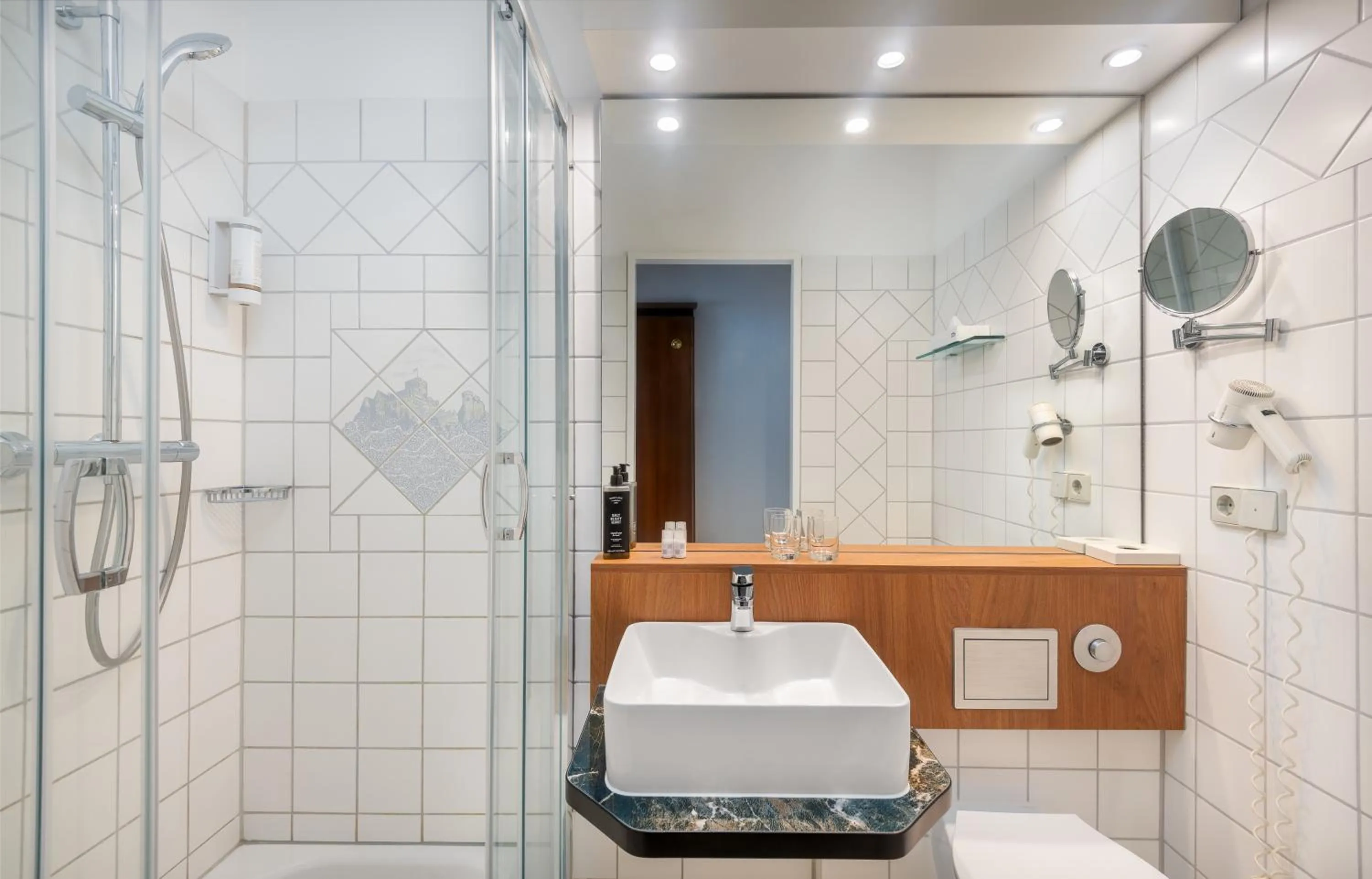 Bathroom in Wyndham Garden Lahnstein Koblenz