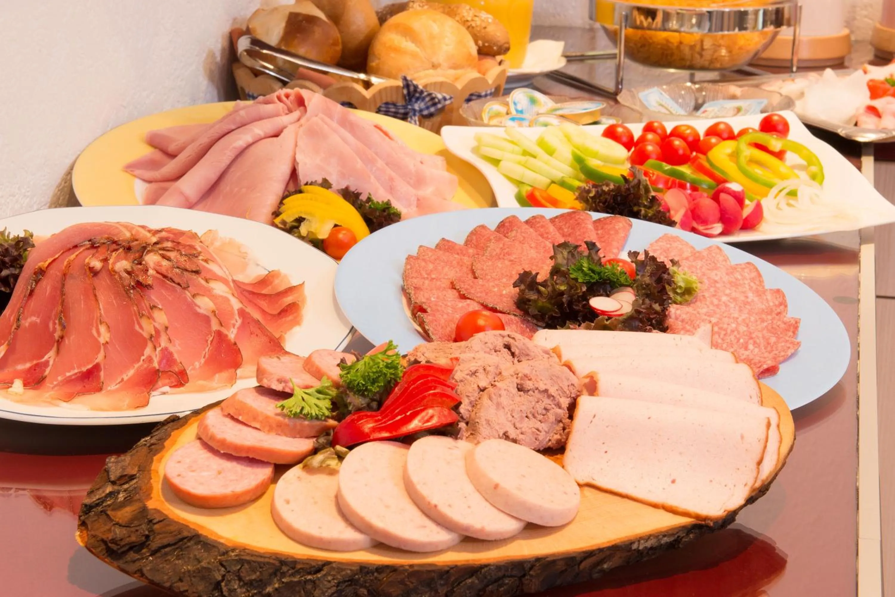 Buffet breakfast in Hotel Garni Regina