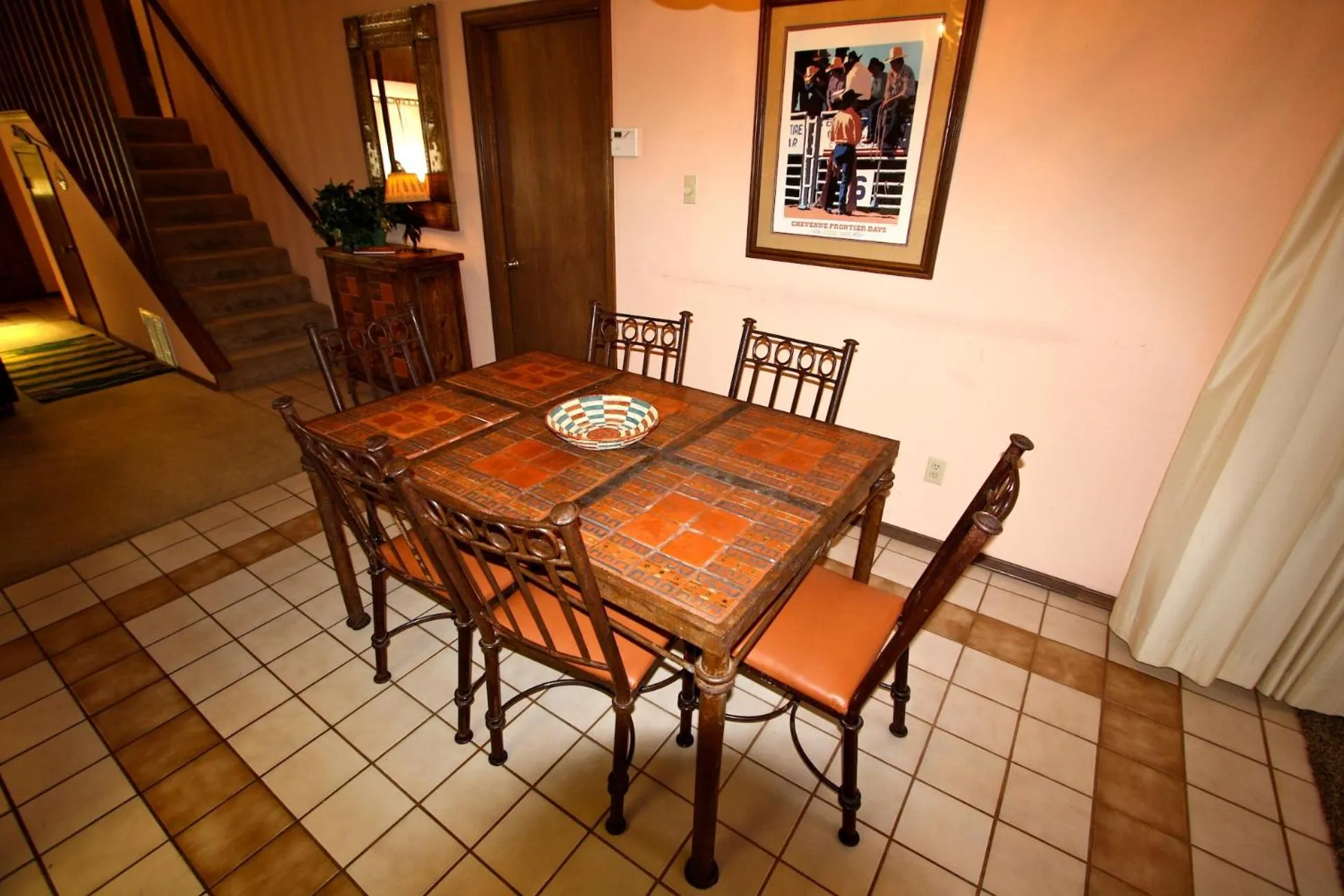 Living room in Cowboys, Indians and Outlaws