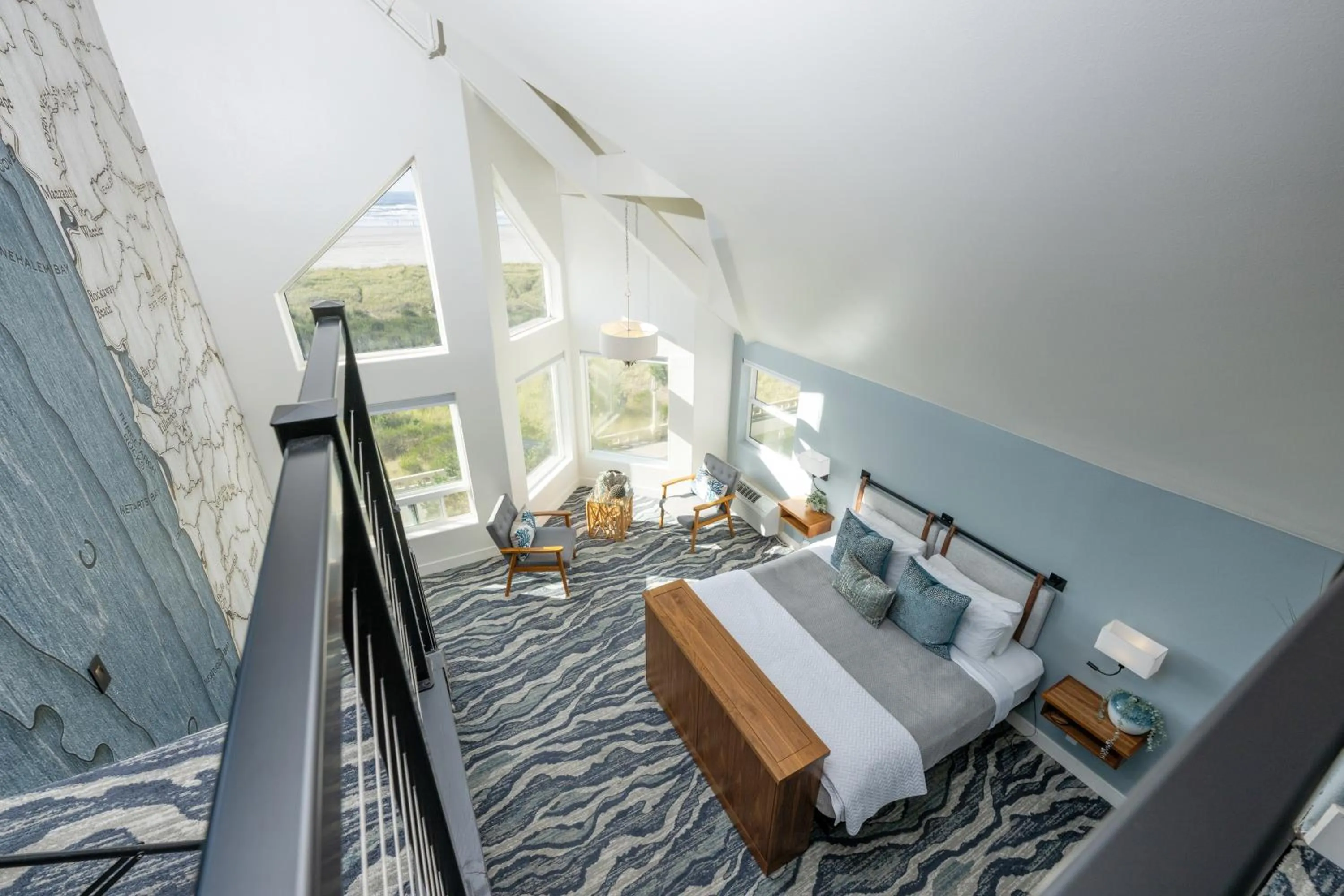 Bed in The Seaside Oceanfront Inn