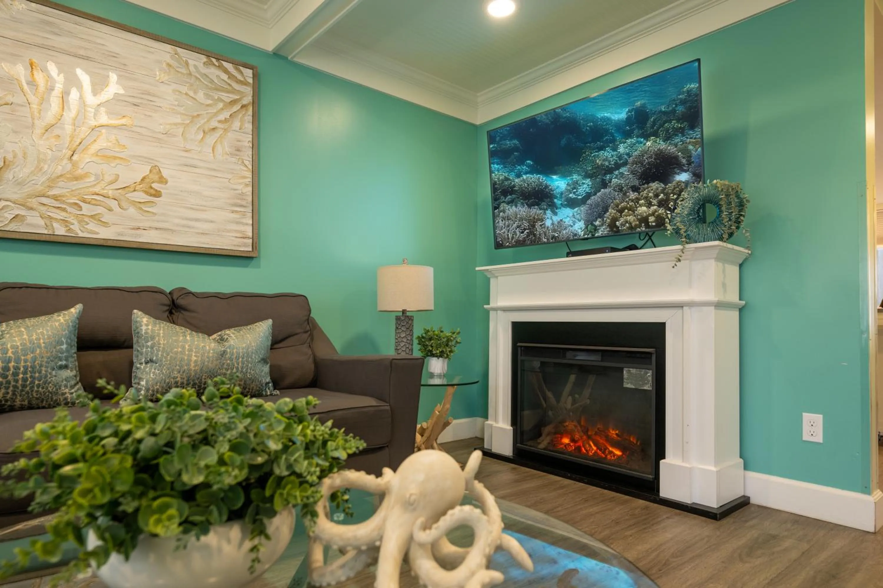 TV and multimedia in The Seaside Oceanfront Inn