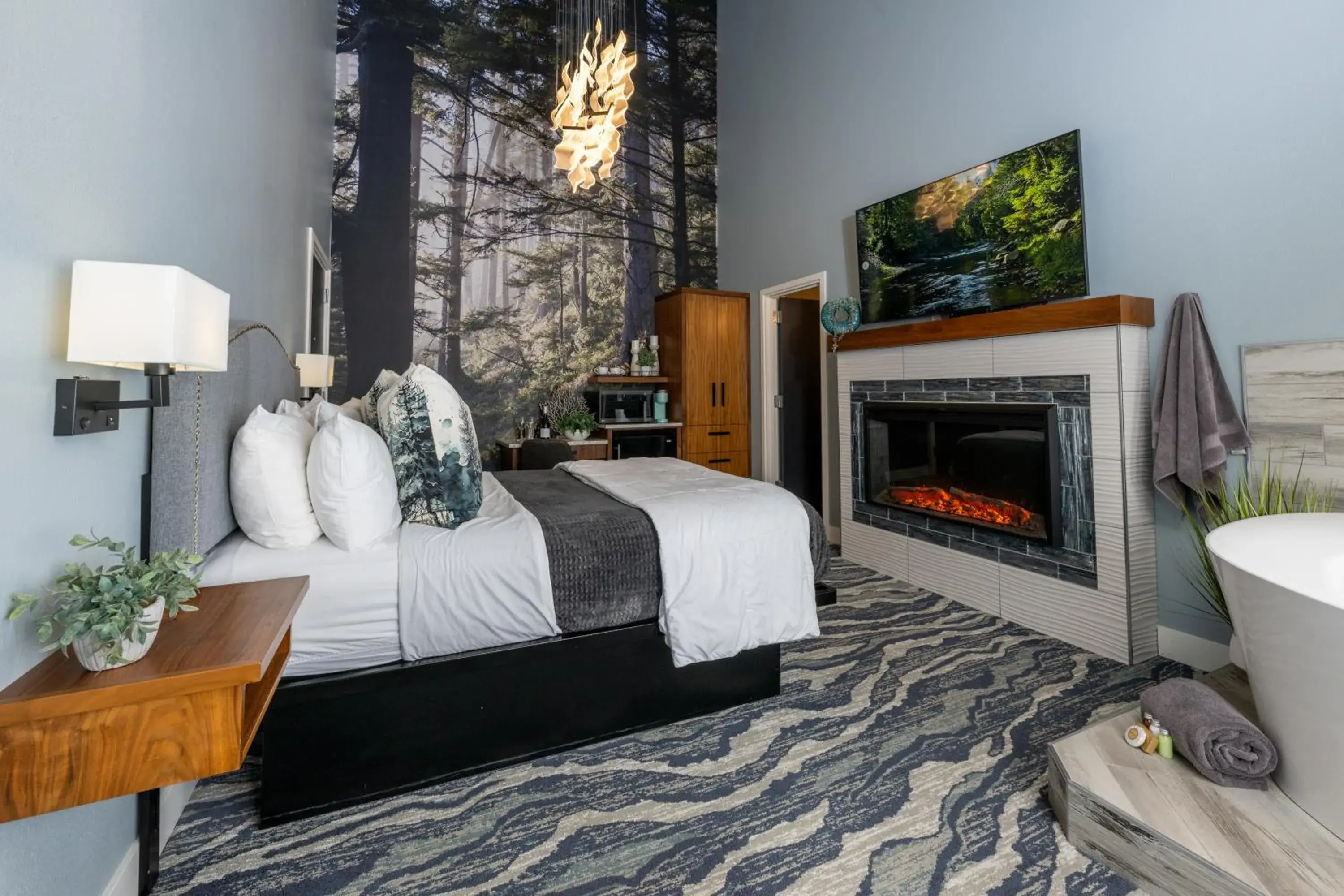 Queen Room with Partial Ocean View Spa- non pet friendly Bath in The Seaside Oceanfront Inn Queen Room with Partial Ocean View Spa- non pet friendly Bath in The Seaside Oceanfront Inn