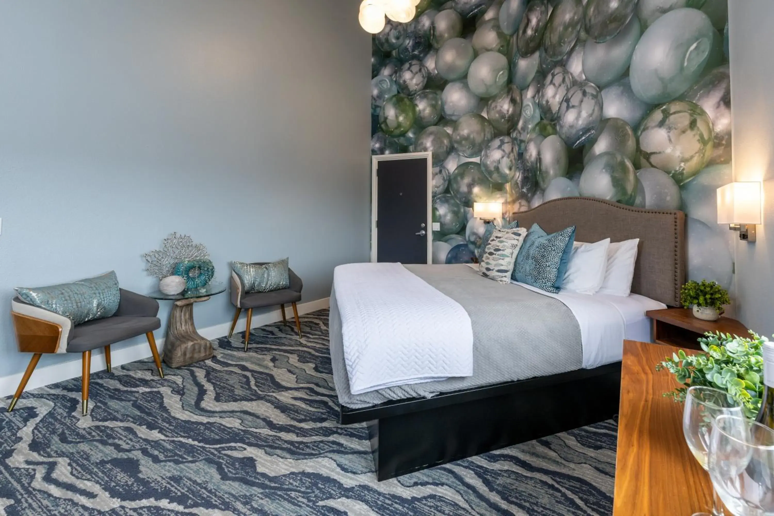 Deluxe King Room in The Seaside Oceanfront Inn Deluxe King Room in The Seaside Oceanfront Inn