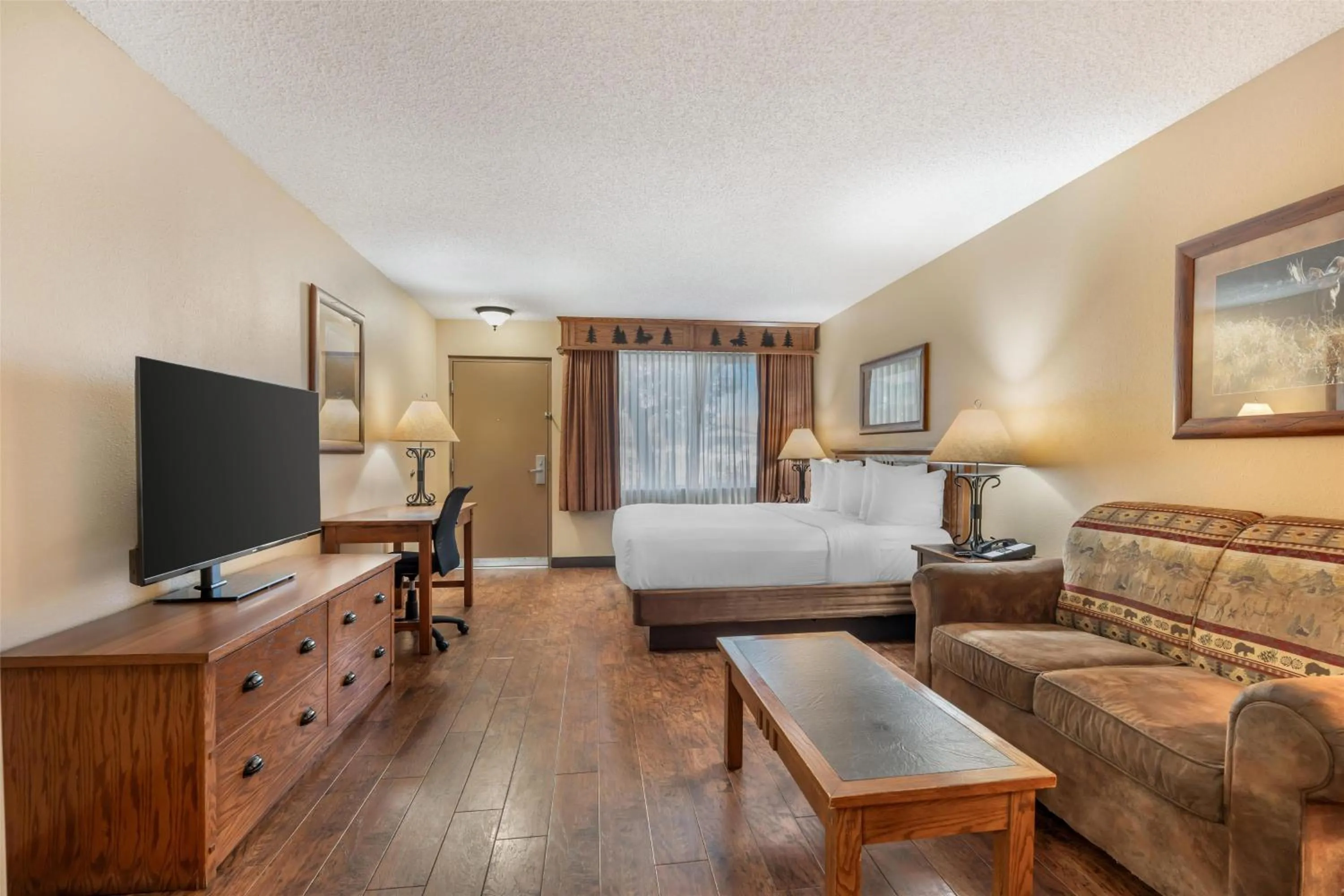 Bedroom, Bed in Best Western Plus Kelly Inn & Suites