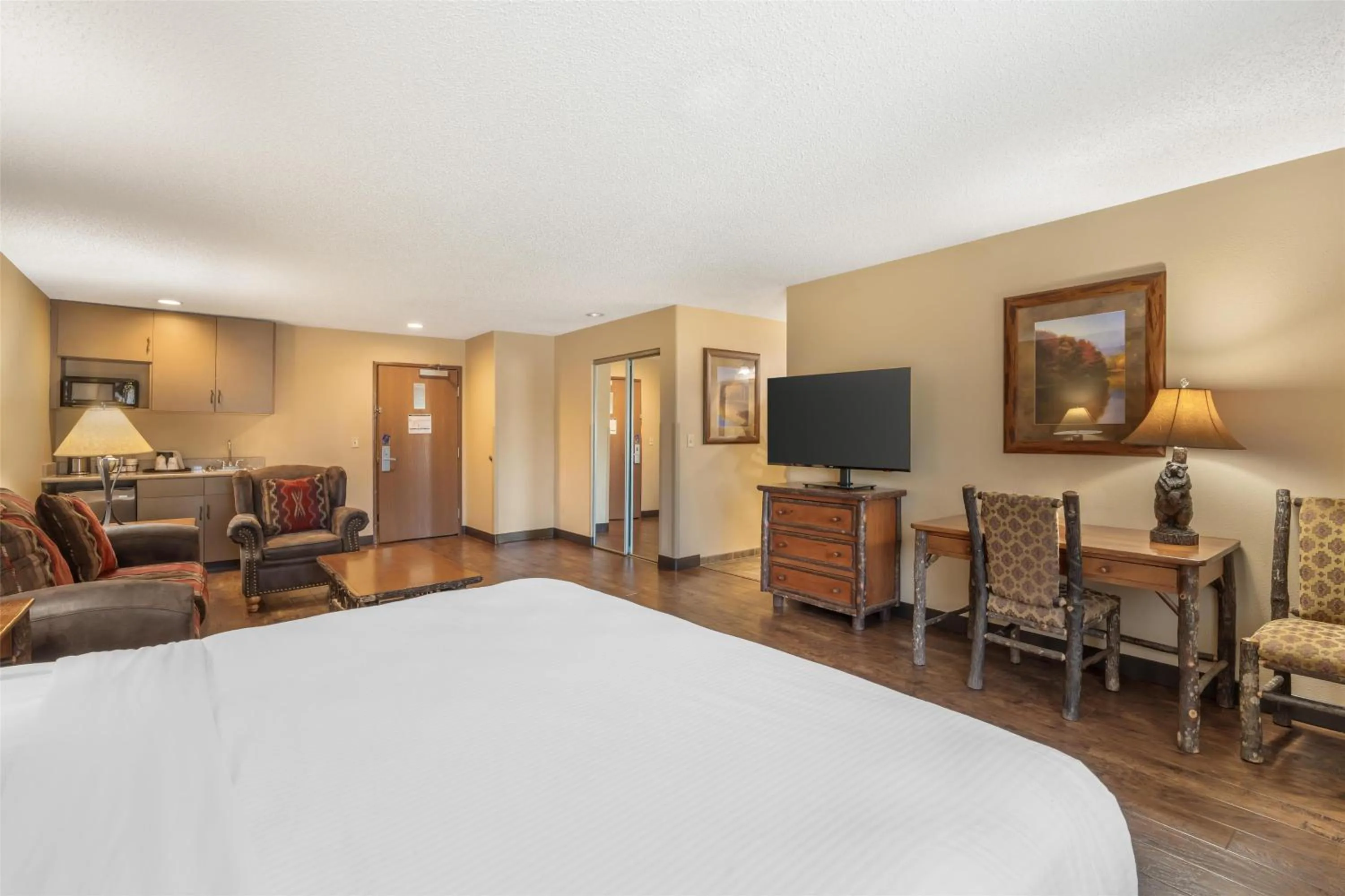 Photo of the whole room, Bed in Best Western Plus Kelly Inn & Suites