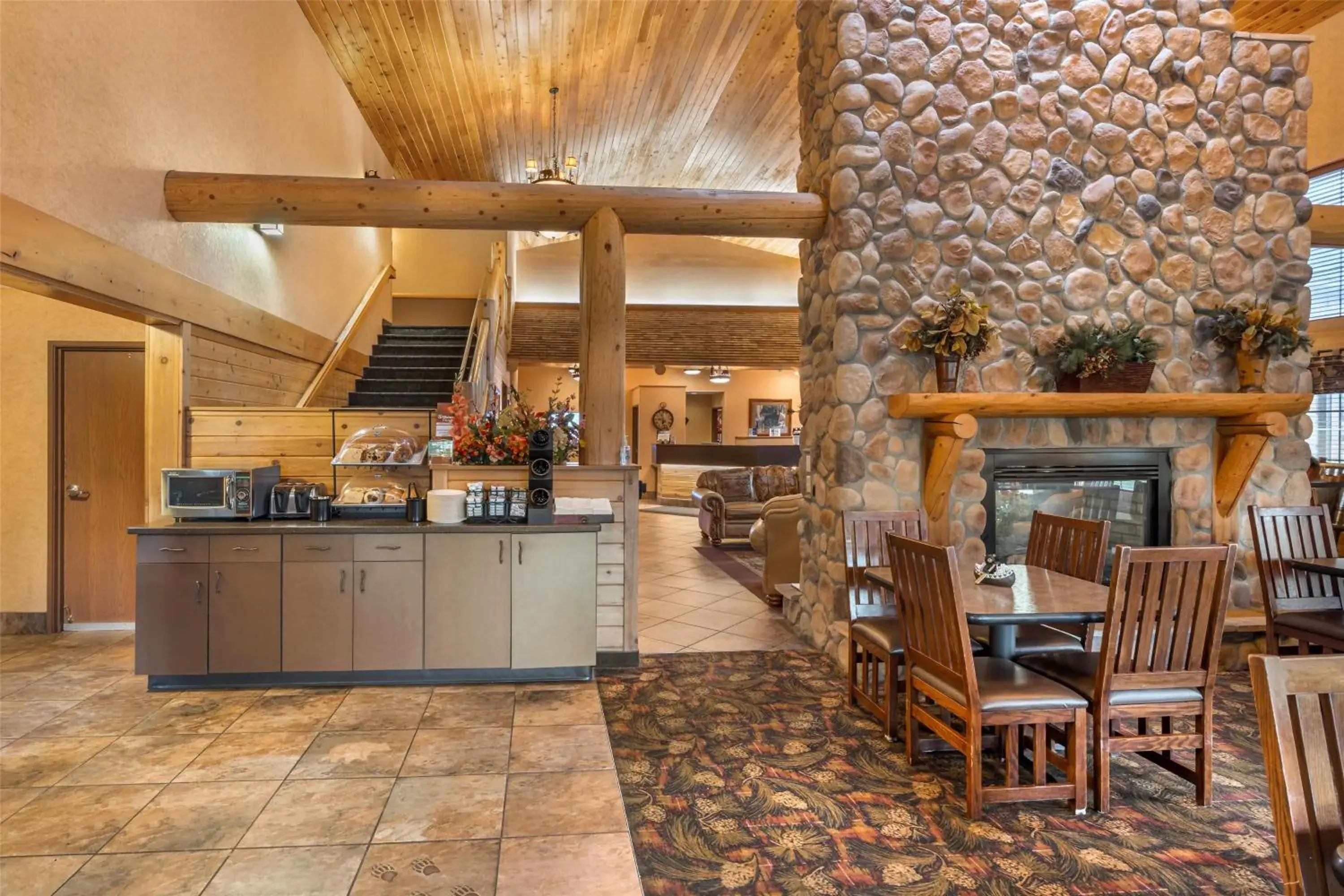 Breakfast in Best Western Plus Kelly Inn & Suites Breakfast in Best Western Plus Kelly Inn & Suites