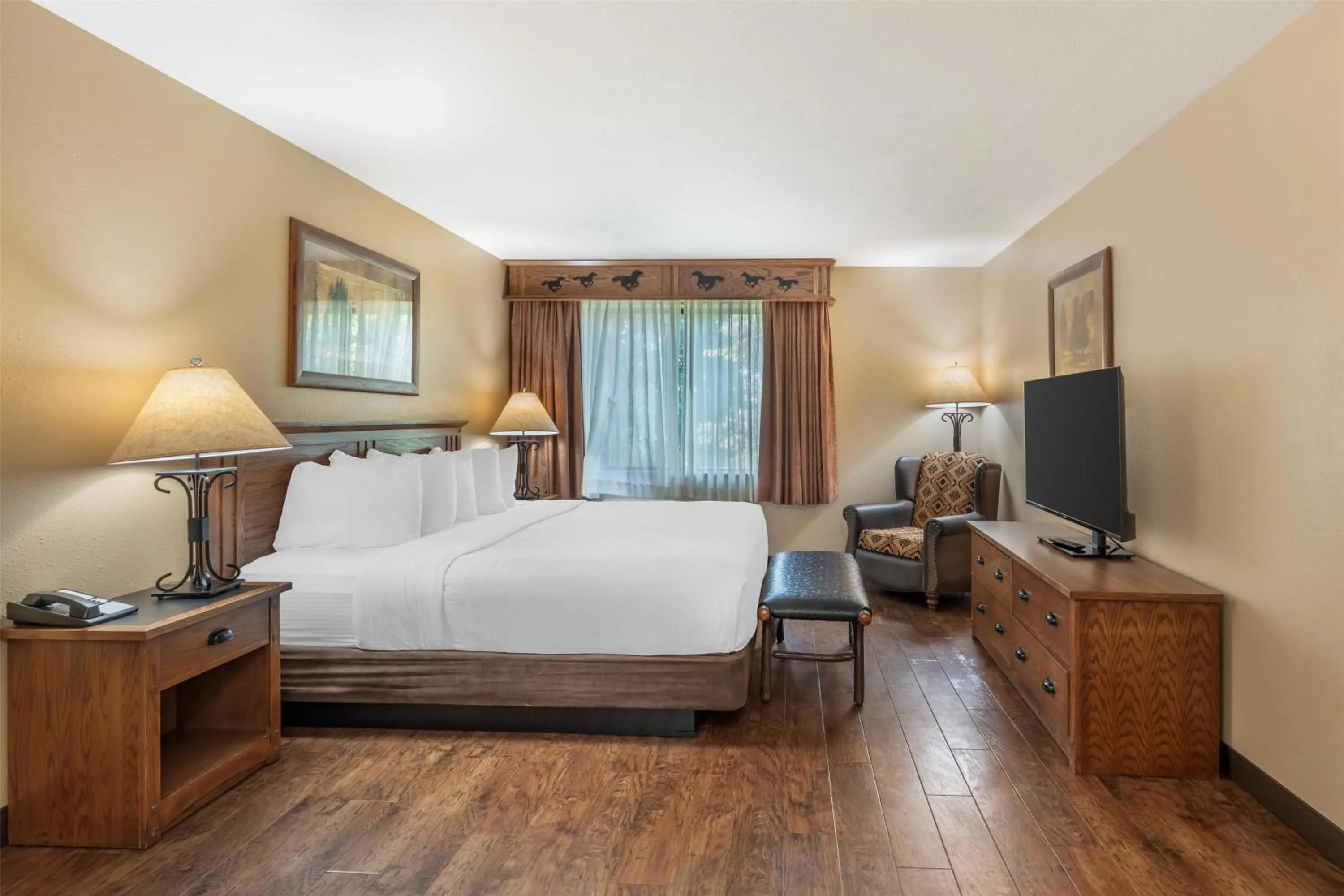 Photo of the whole room, Bed in Best Western Plus Kelly Inn & Suites