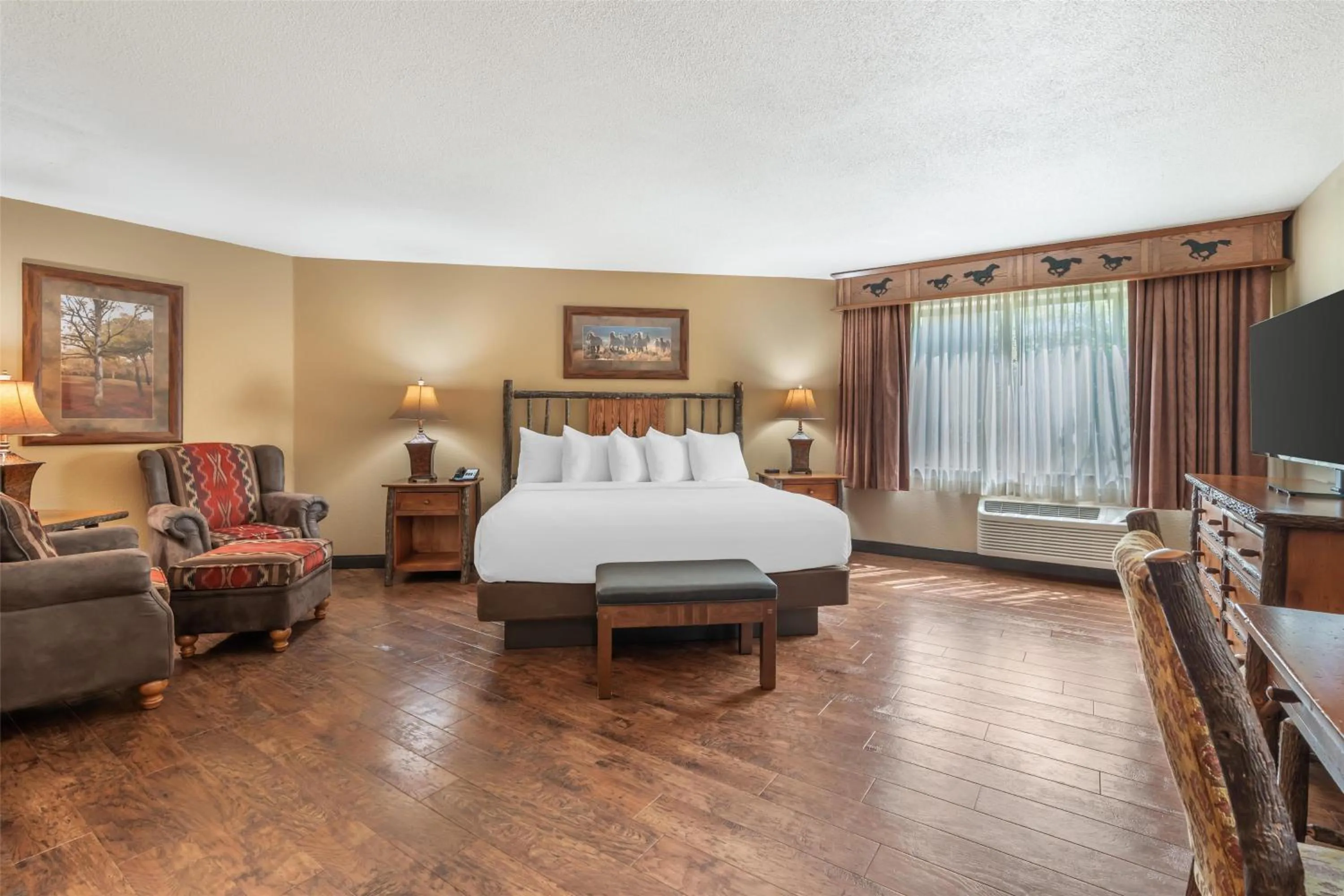 Photo of the whole room, Bed in Best Western Plus Kelly Inn & Suites