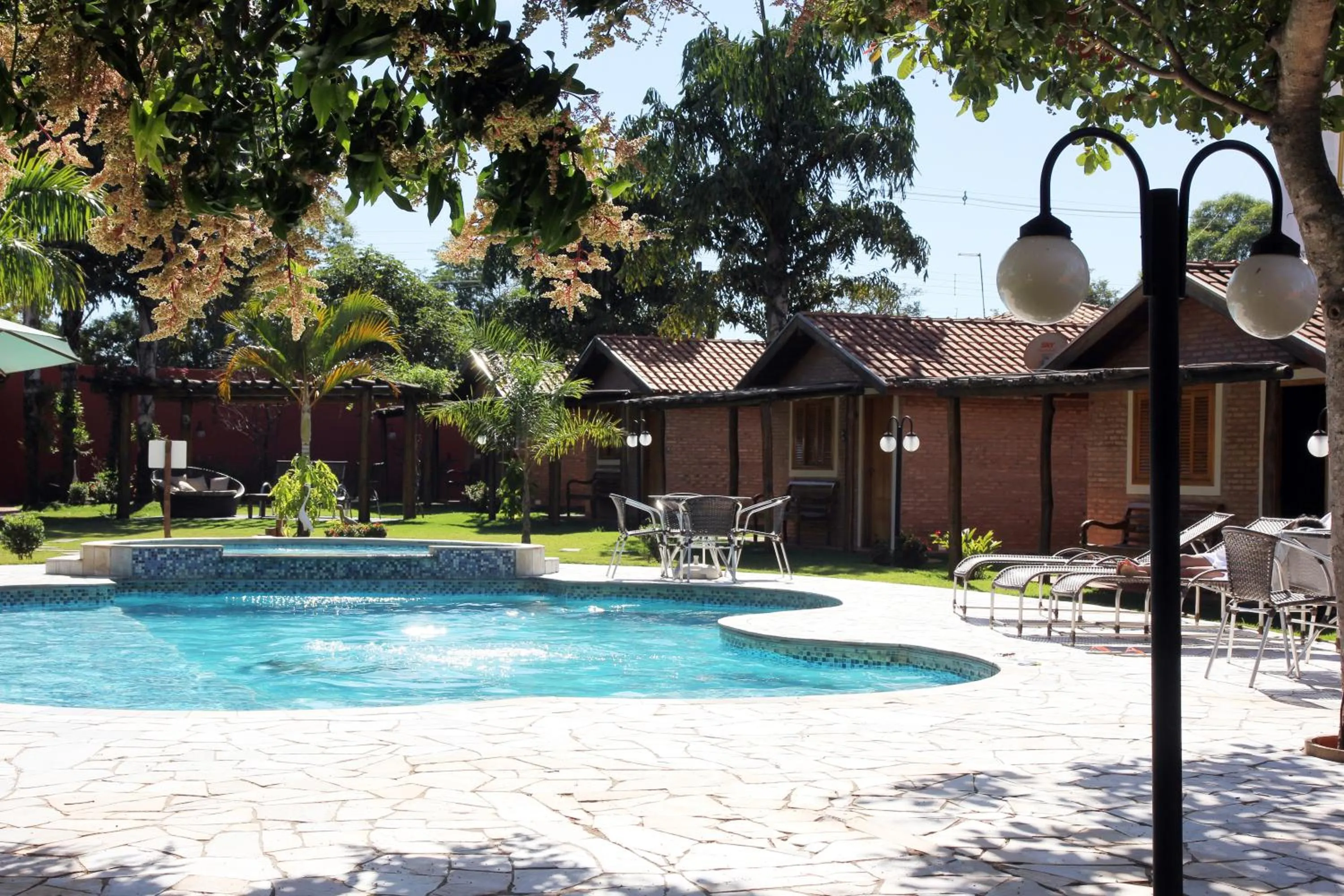 Swimming pool in Pousada Faruk