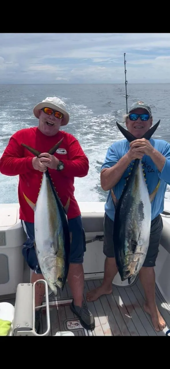 People in La Sirena Playa Jacó
