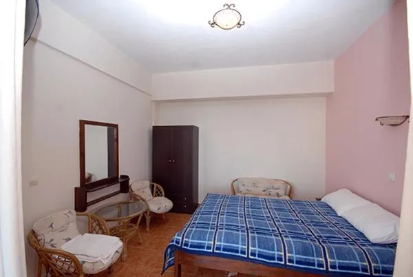 Photo of the whole room, Bed in Porto Kalliali