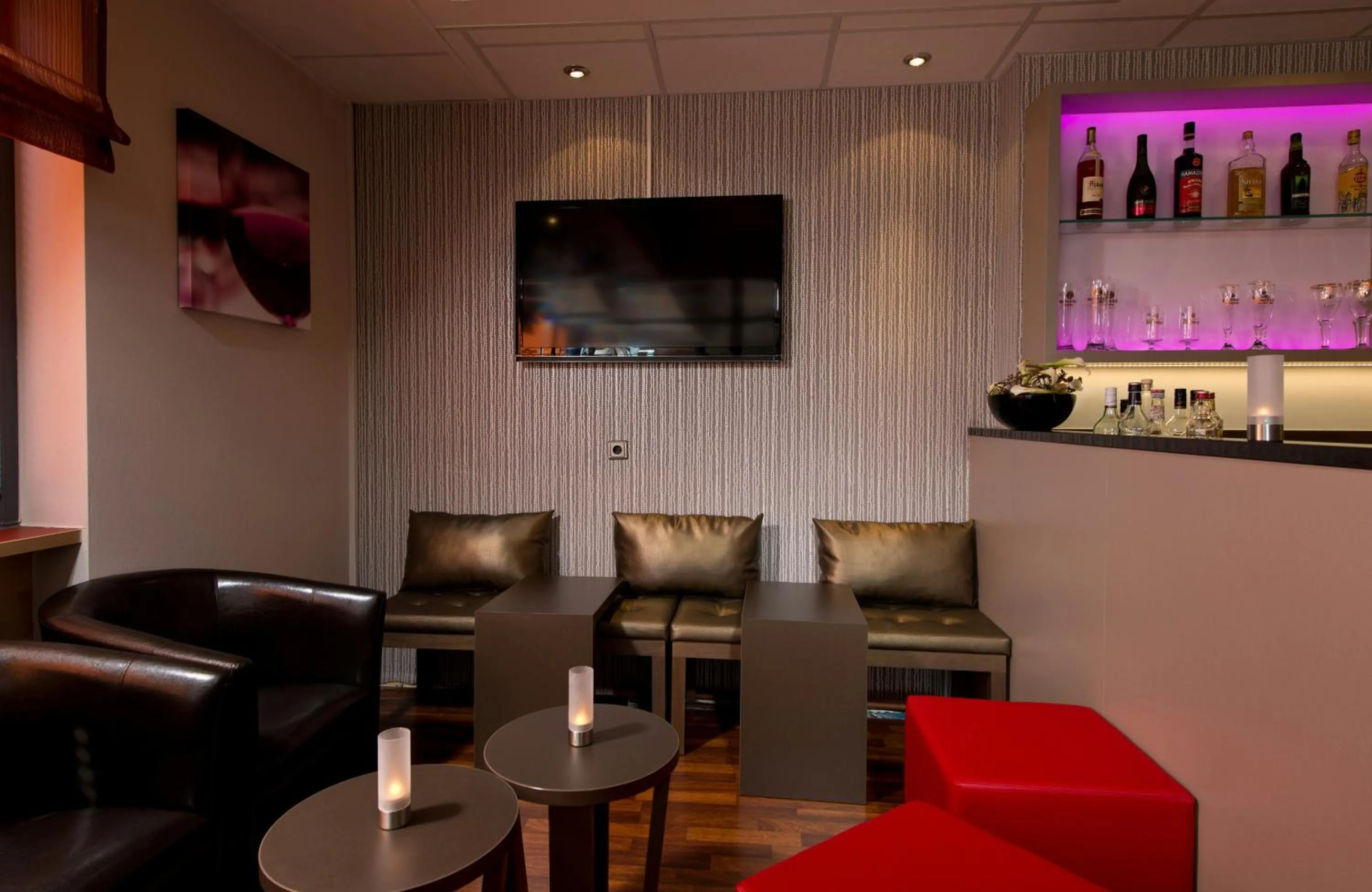 Lounge or bar in Leonardo Hotel Nürnberg