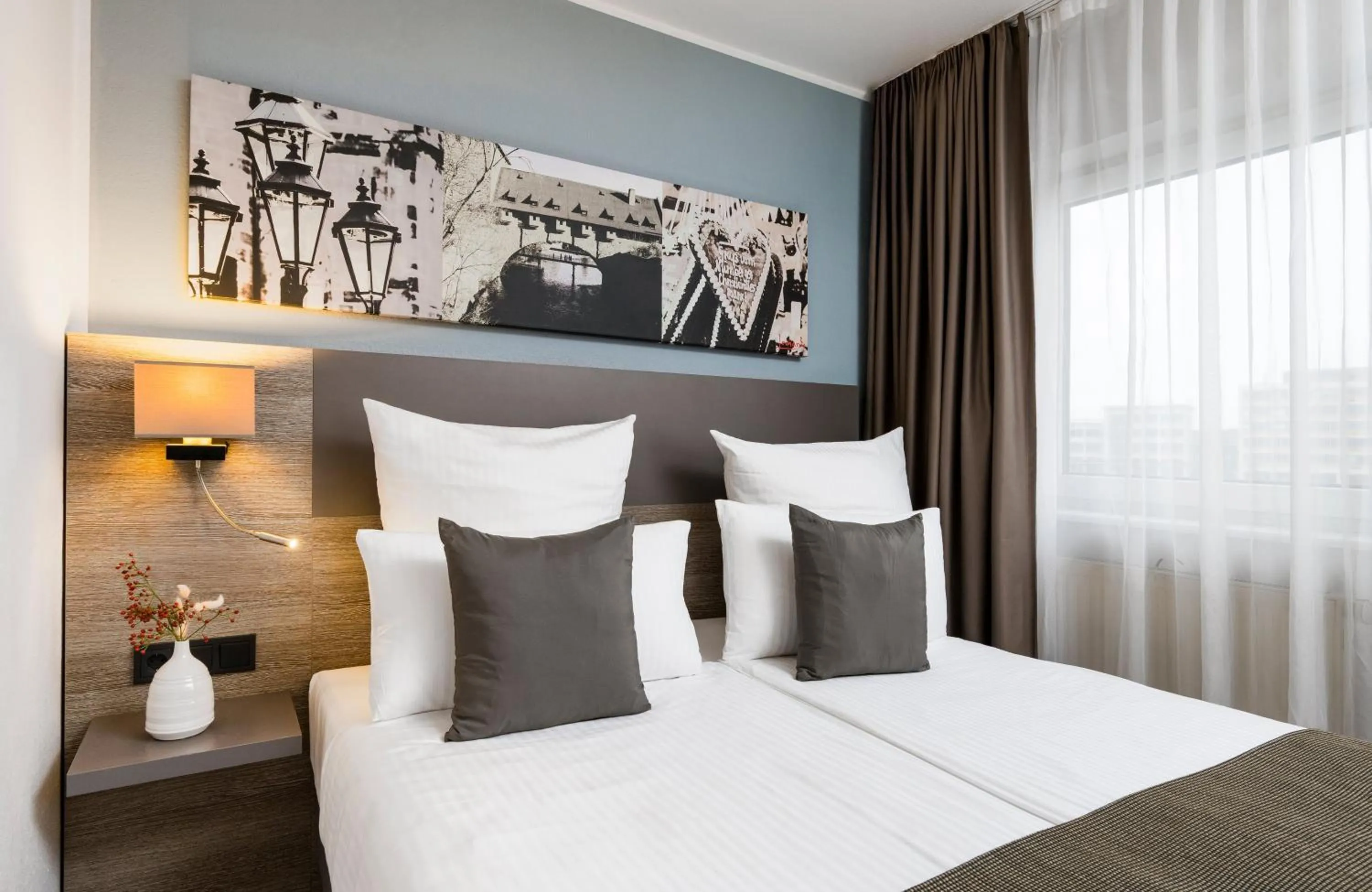 Photo of the whole room, Bed in Leonardo Hotel Nürnberg