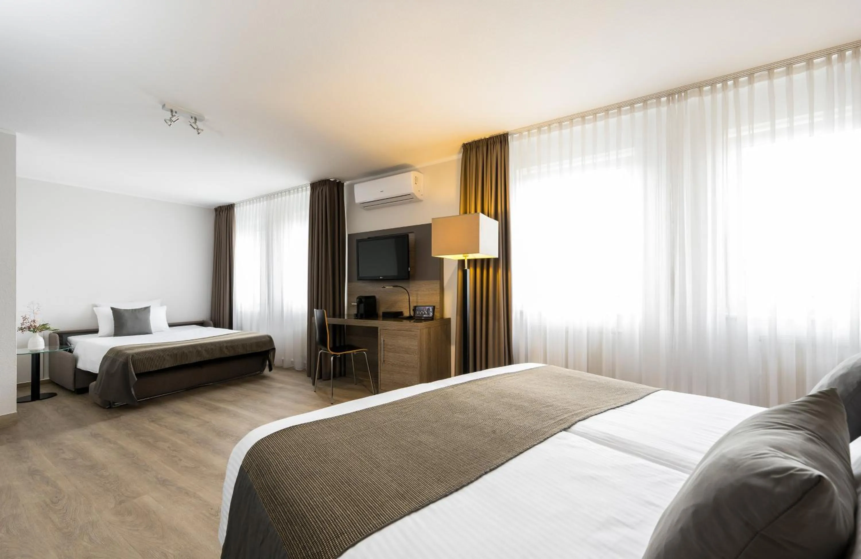 Bedroom, Bed in Leonardo Hotel Nürnberg