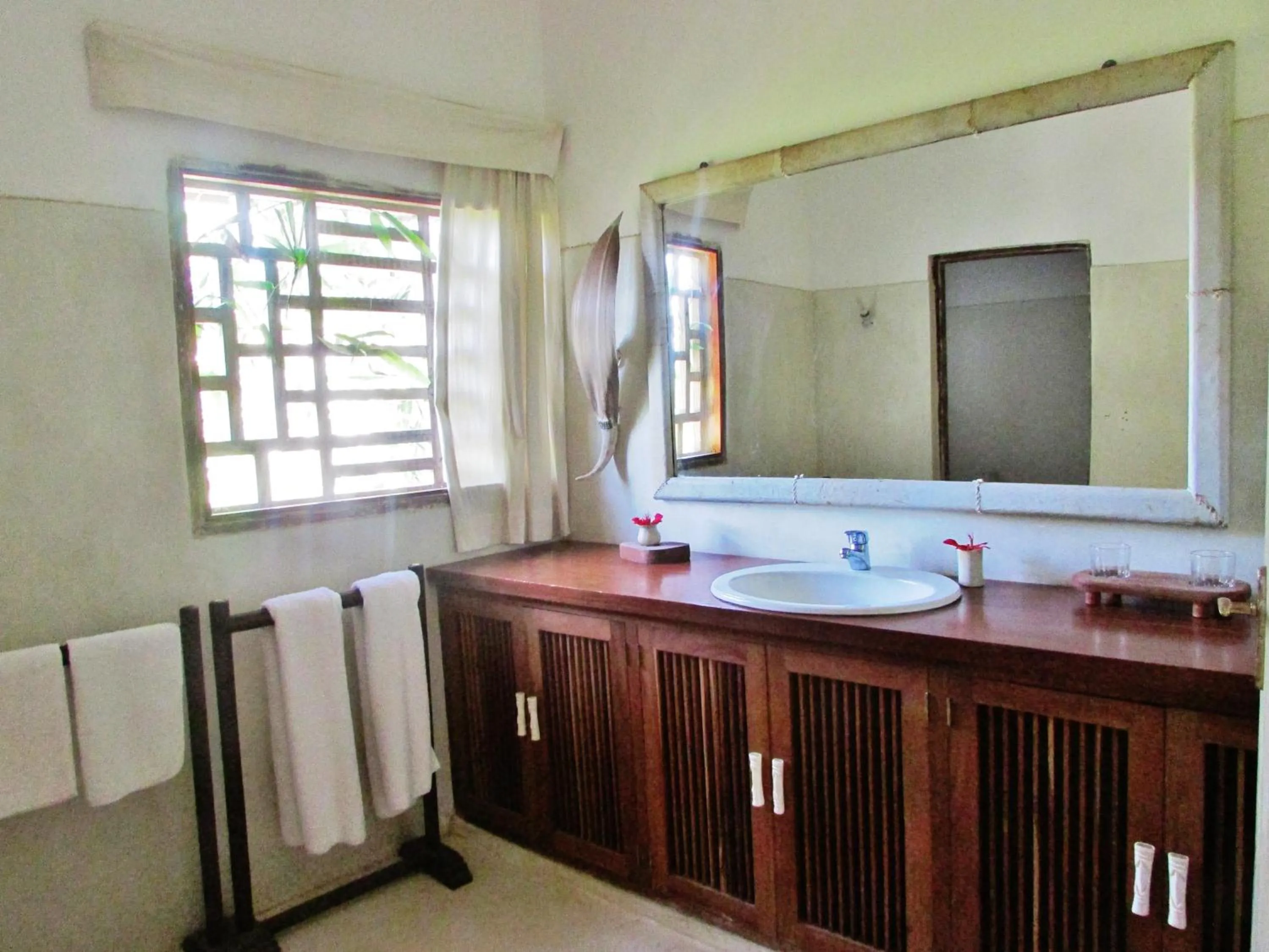 Bathroom in White Elephant Sea Lodge