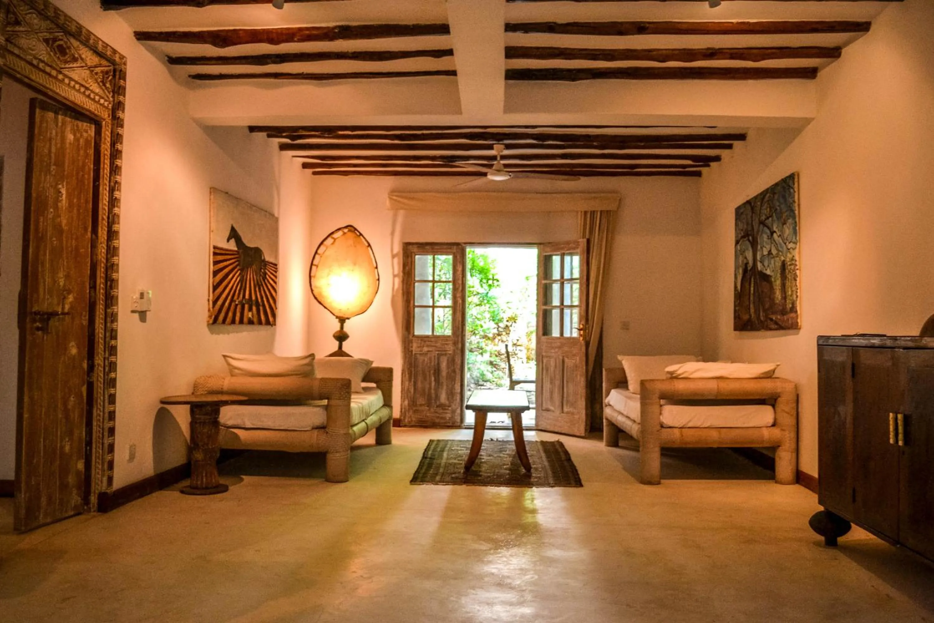 Living room, Bed in White Elephant Sea Lodge