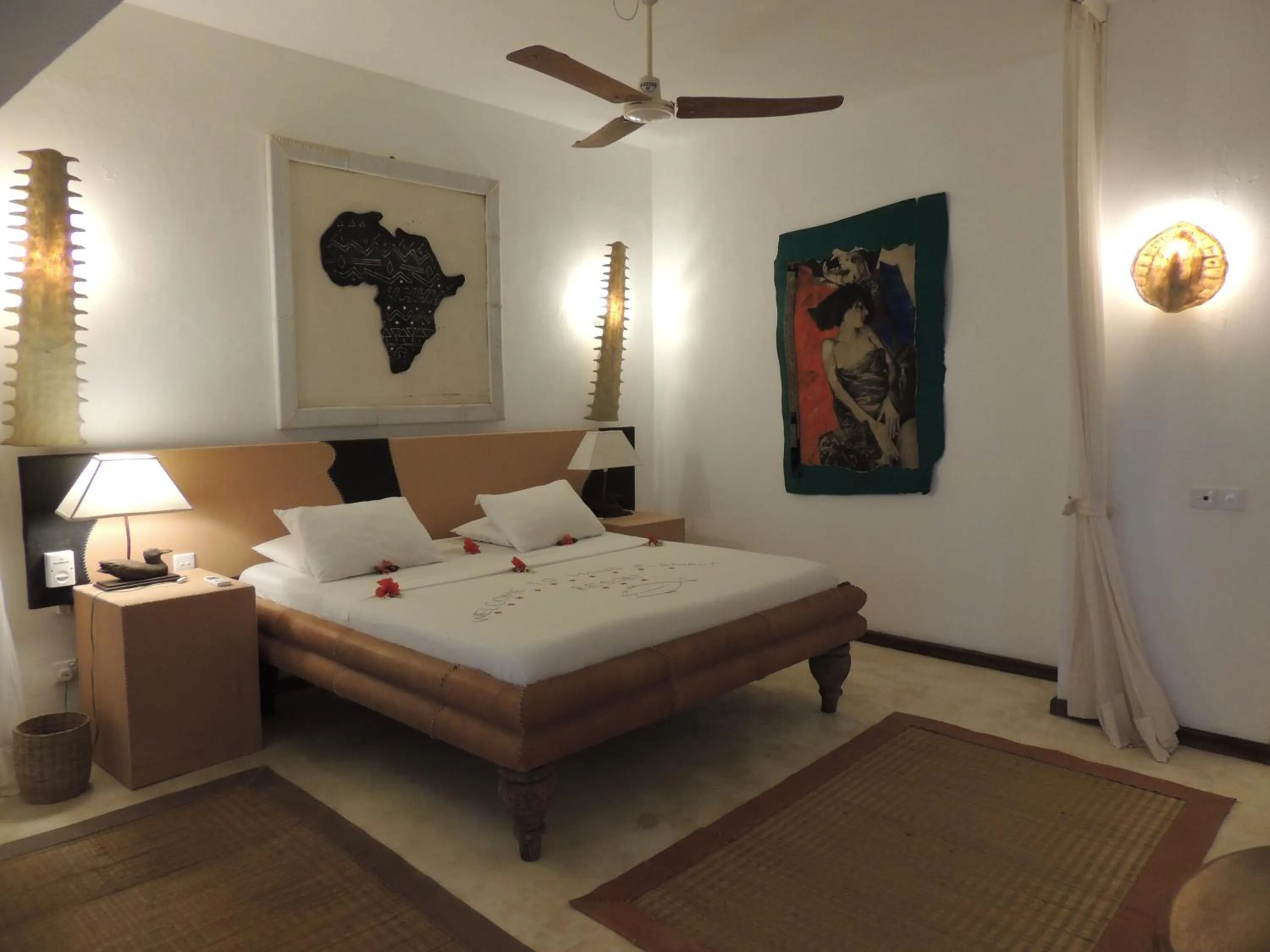 Bed in White Elephant Sea Lodge