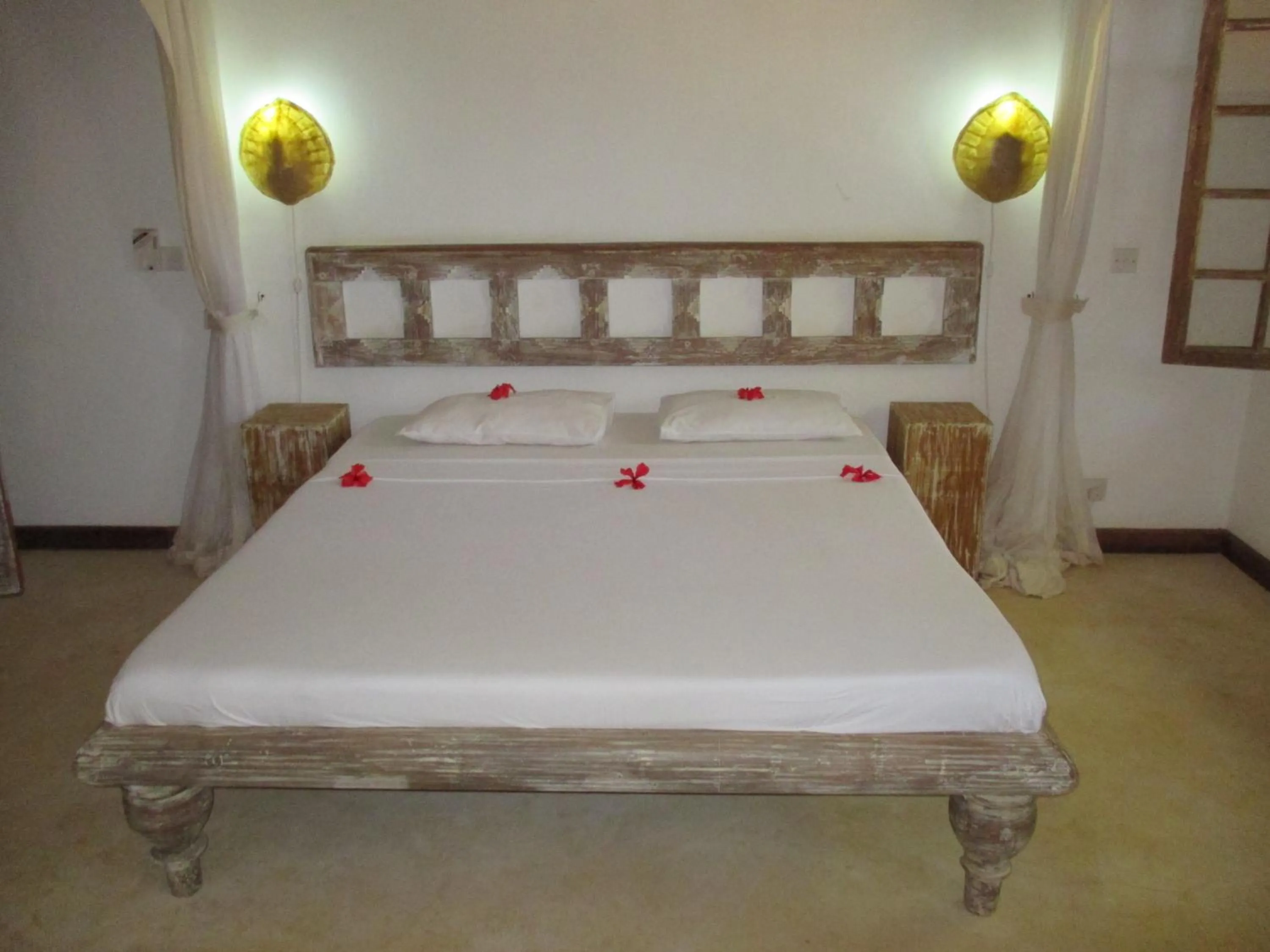 Bedroom, Bed in White Elephant Sea Lodge