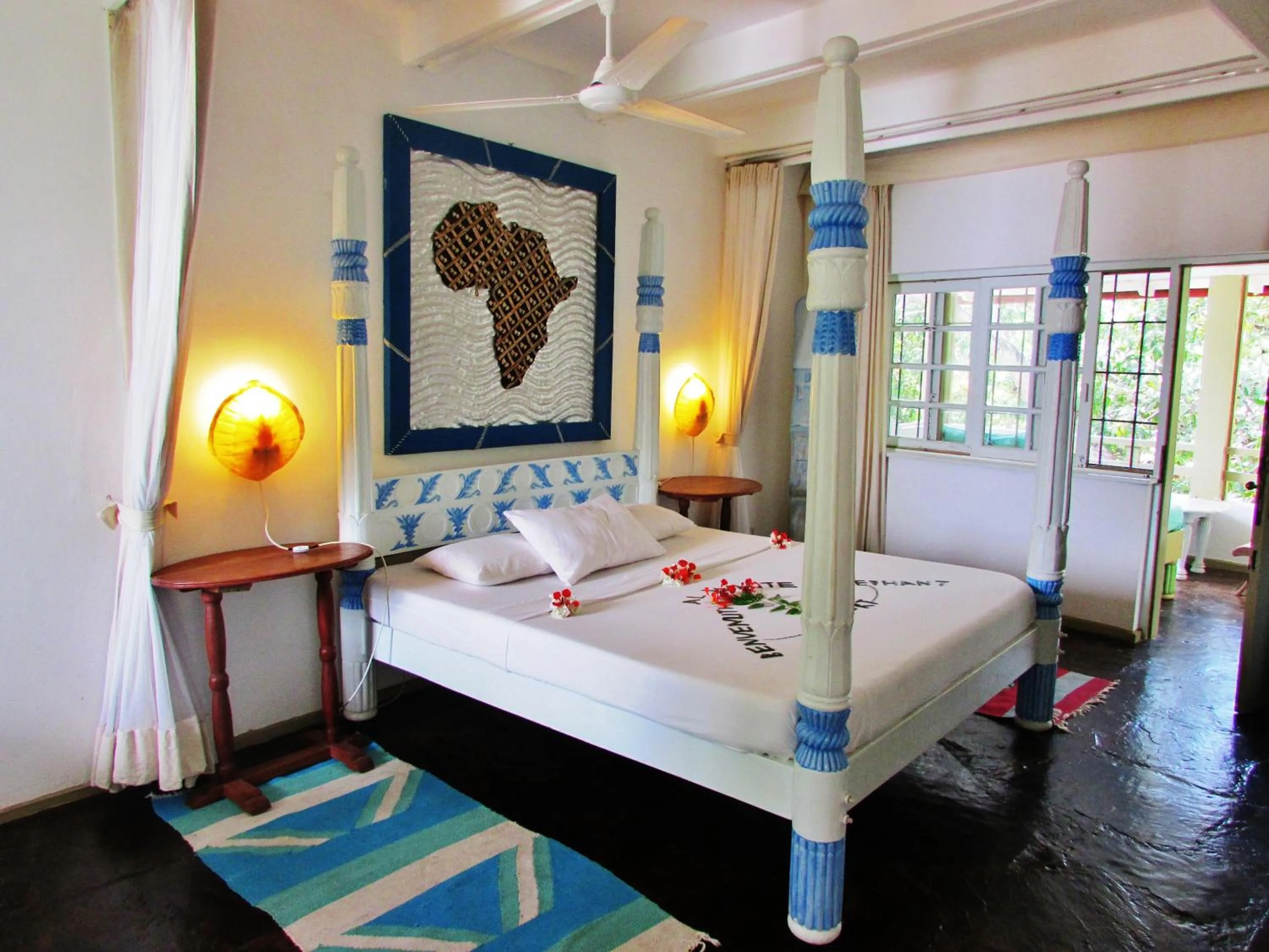 Bedroom, Bed in White Elephant Sea Lodge