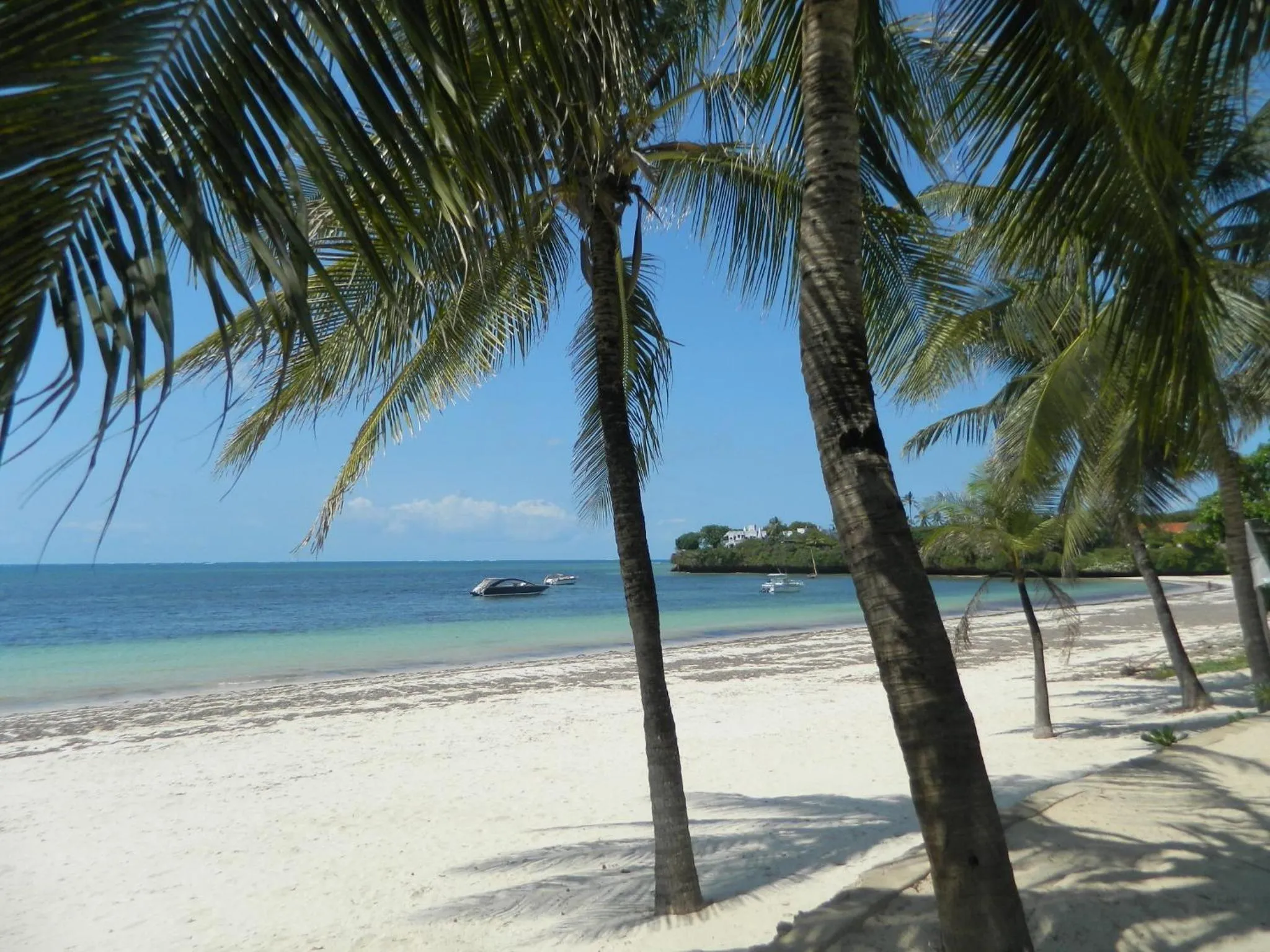 Beach in White Elephant Sea Lodge