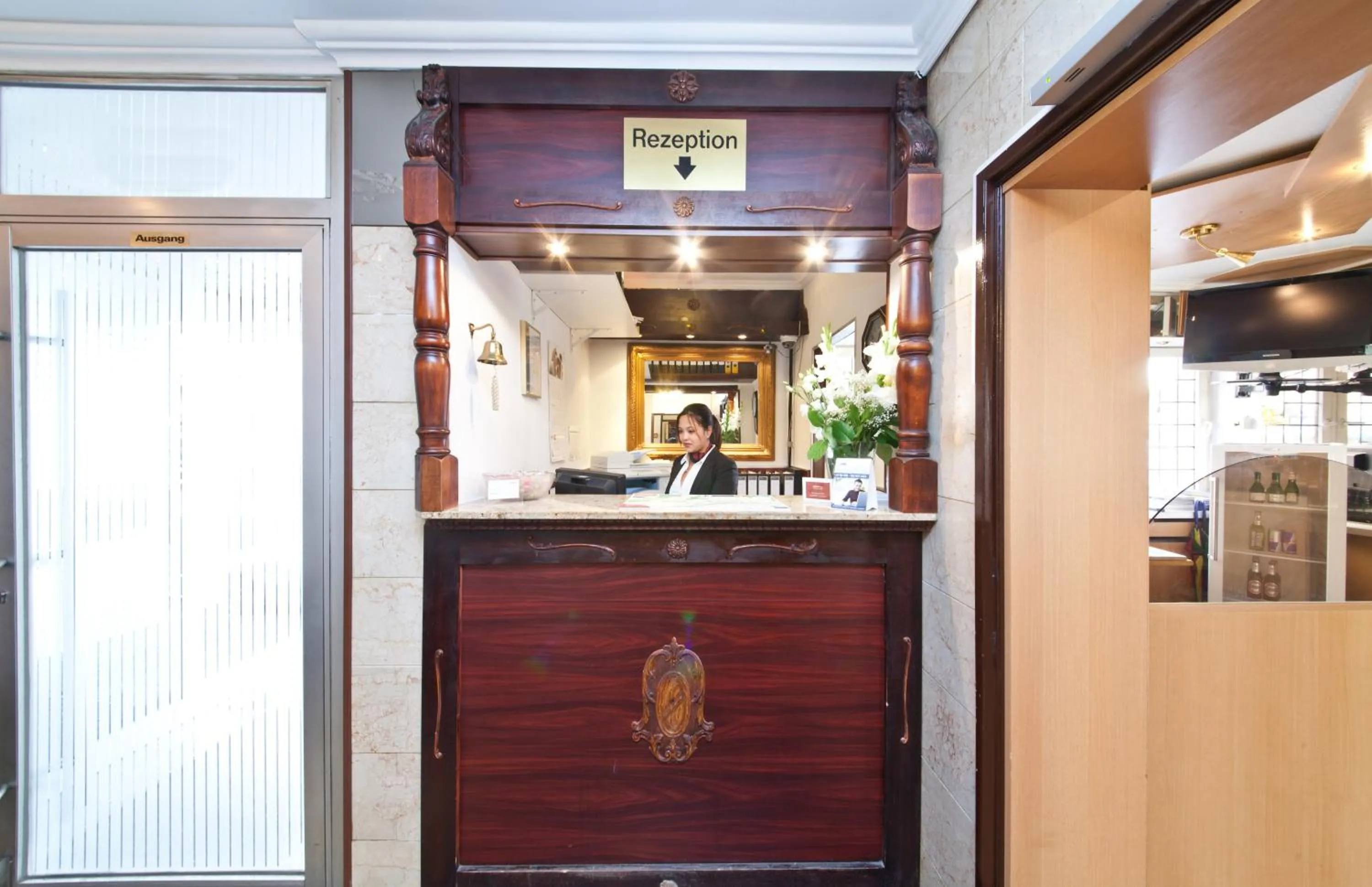 Staff in Hotel Primus Frankfurt Sachsenhausen