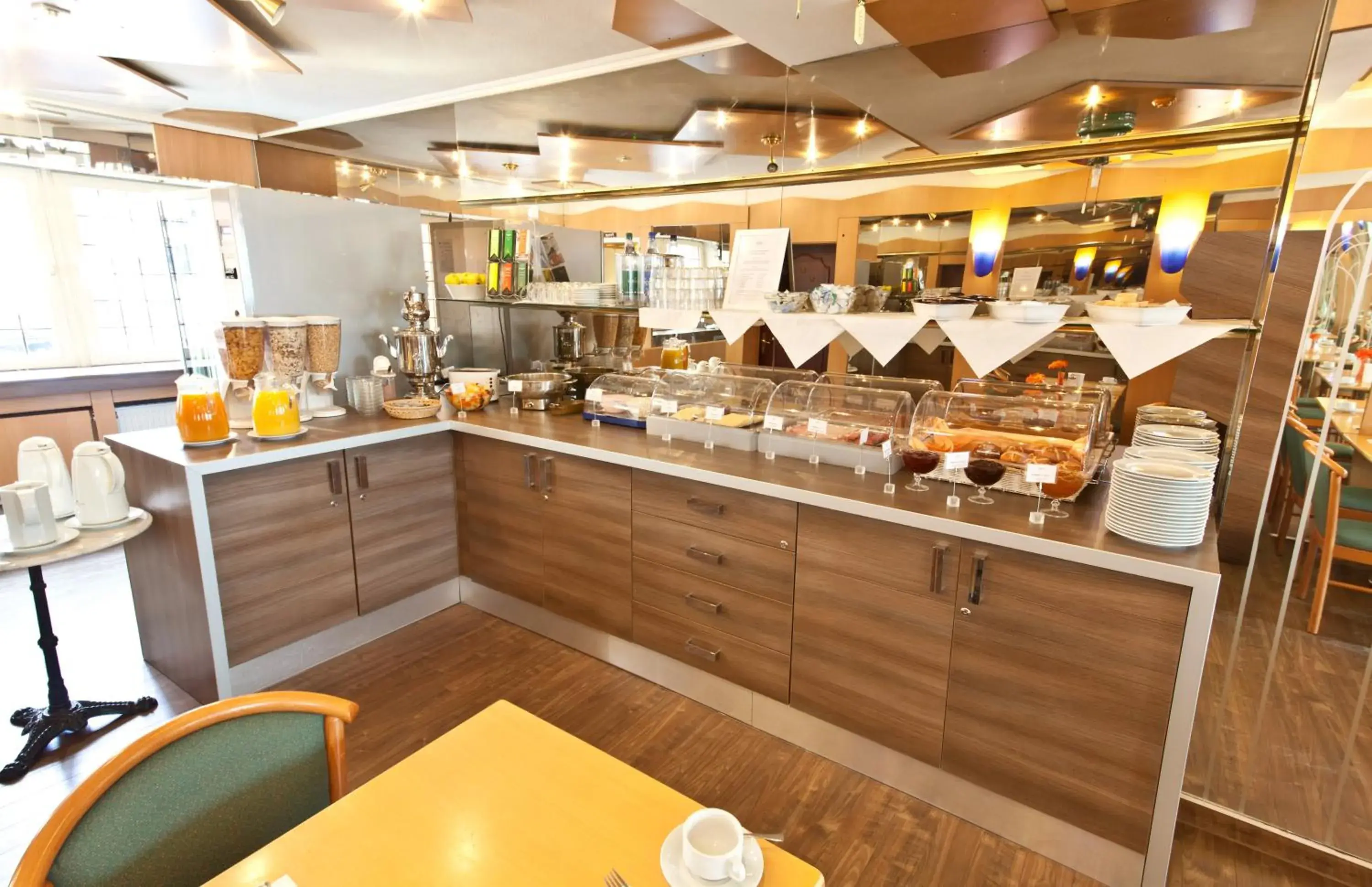 Restaurant/places to eat in Hotel Primus Frankfurt Sachsenhausen Restaurant/places to eat in Hotel Primus Frankfurt Sachsenhausen