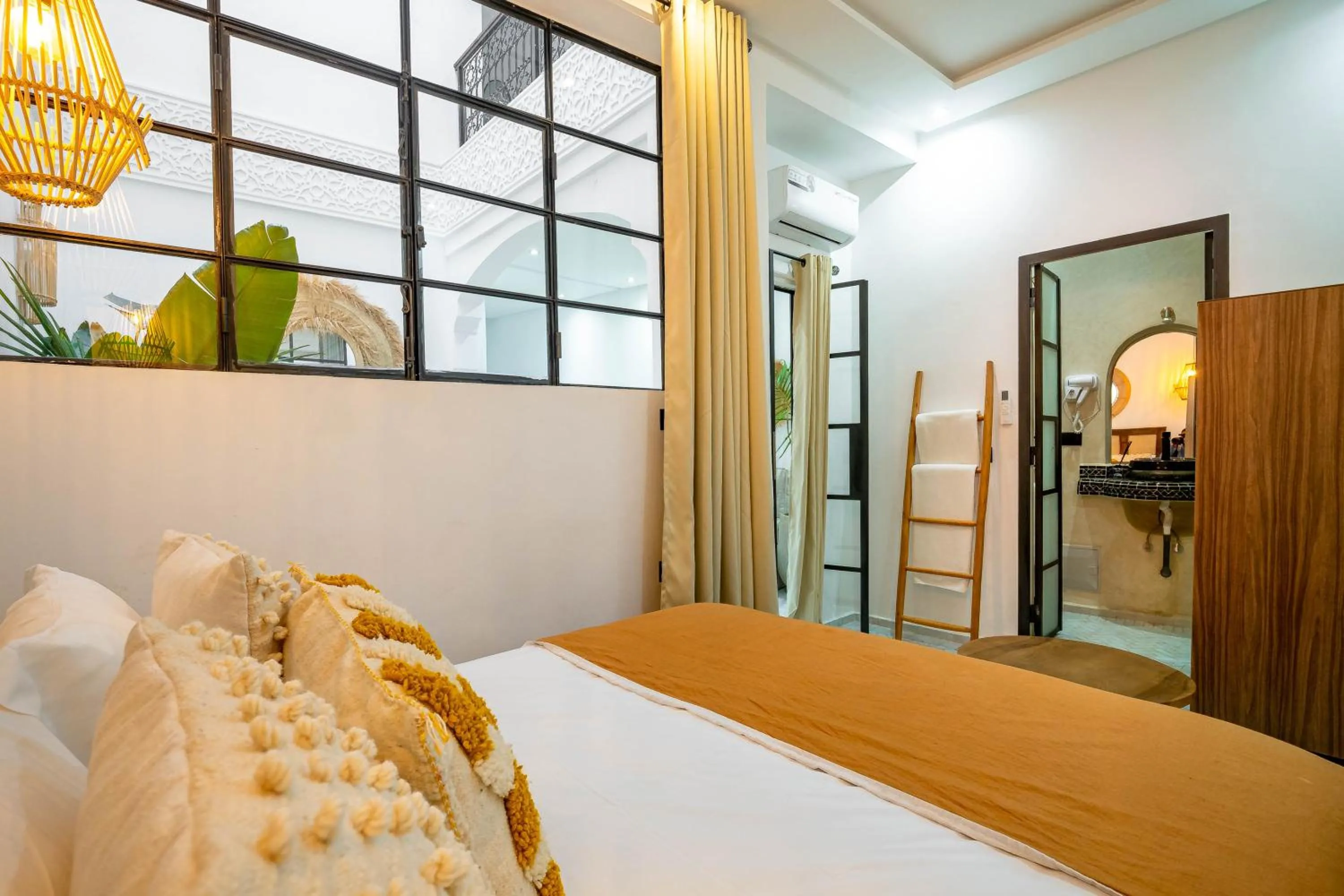 Bedroom, Bed in Riad La Croix Berbere Deluxe