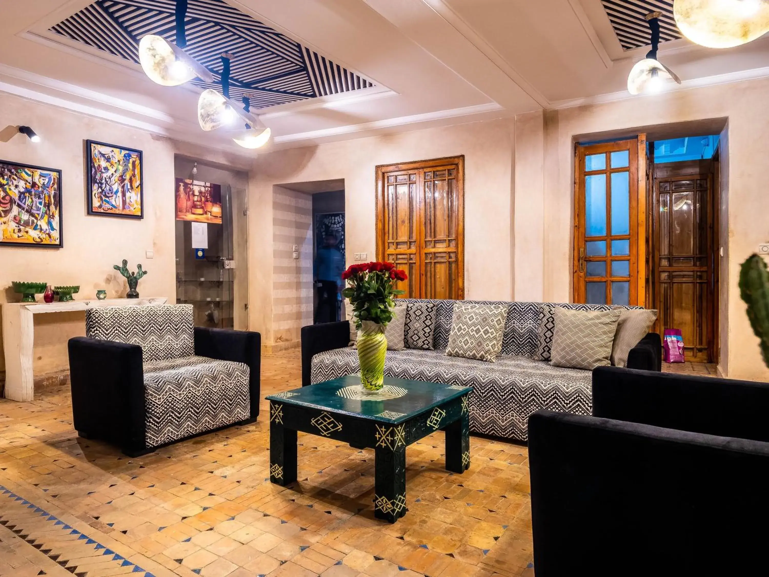 Living room, Lobby/Reception in Riad La Croix Berbere De Luxe