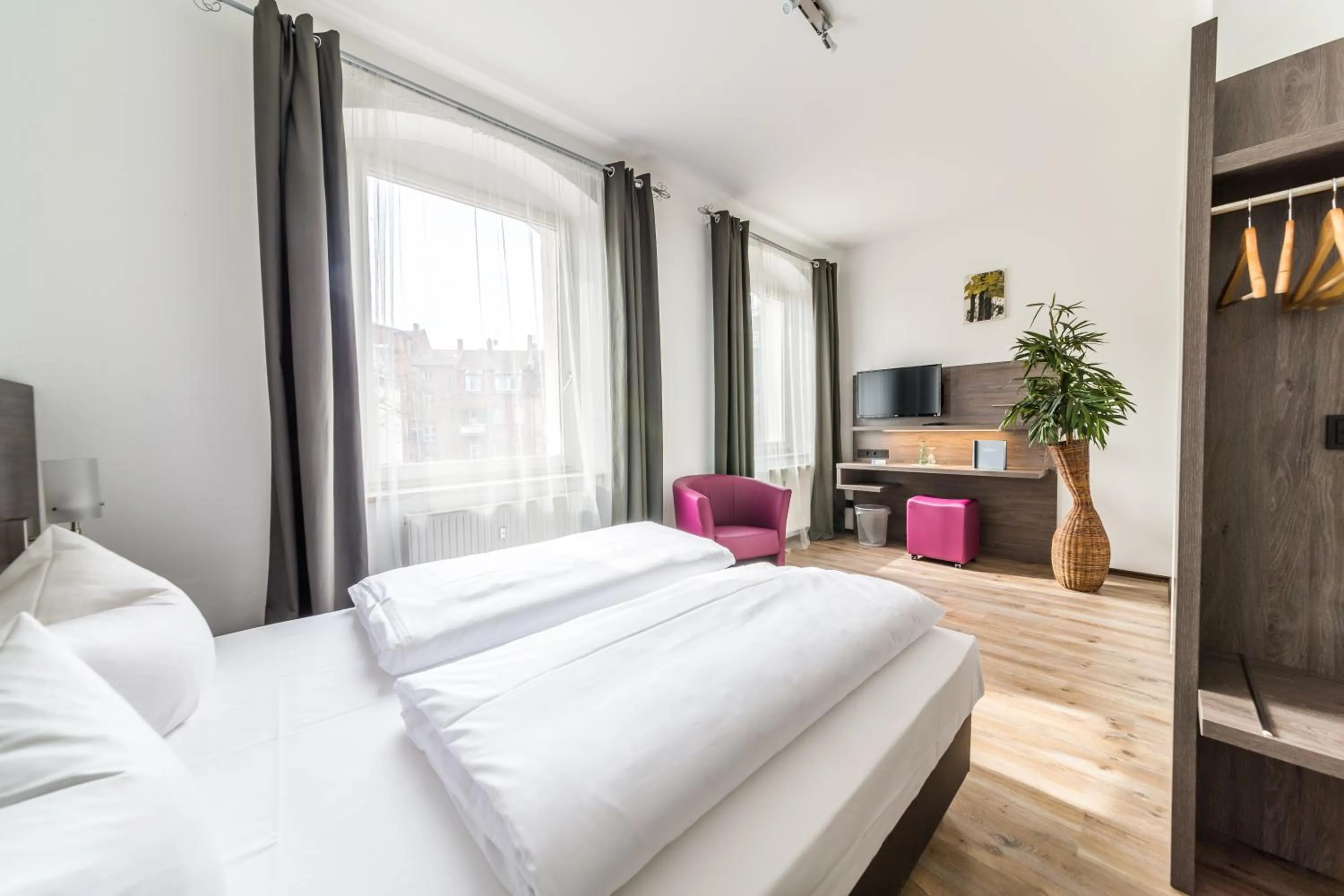 Photo of the whole room, Bed in ArtHotel City