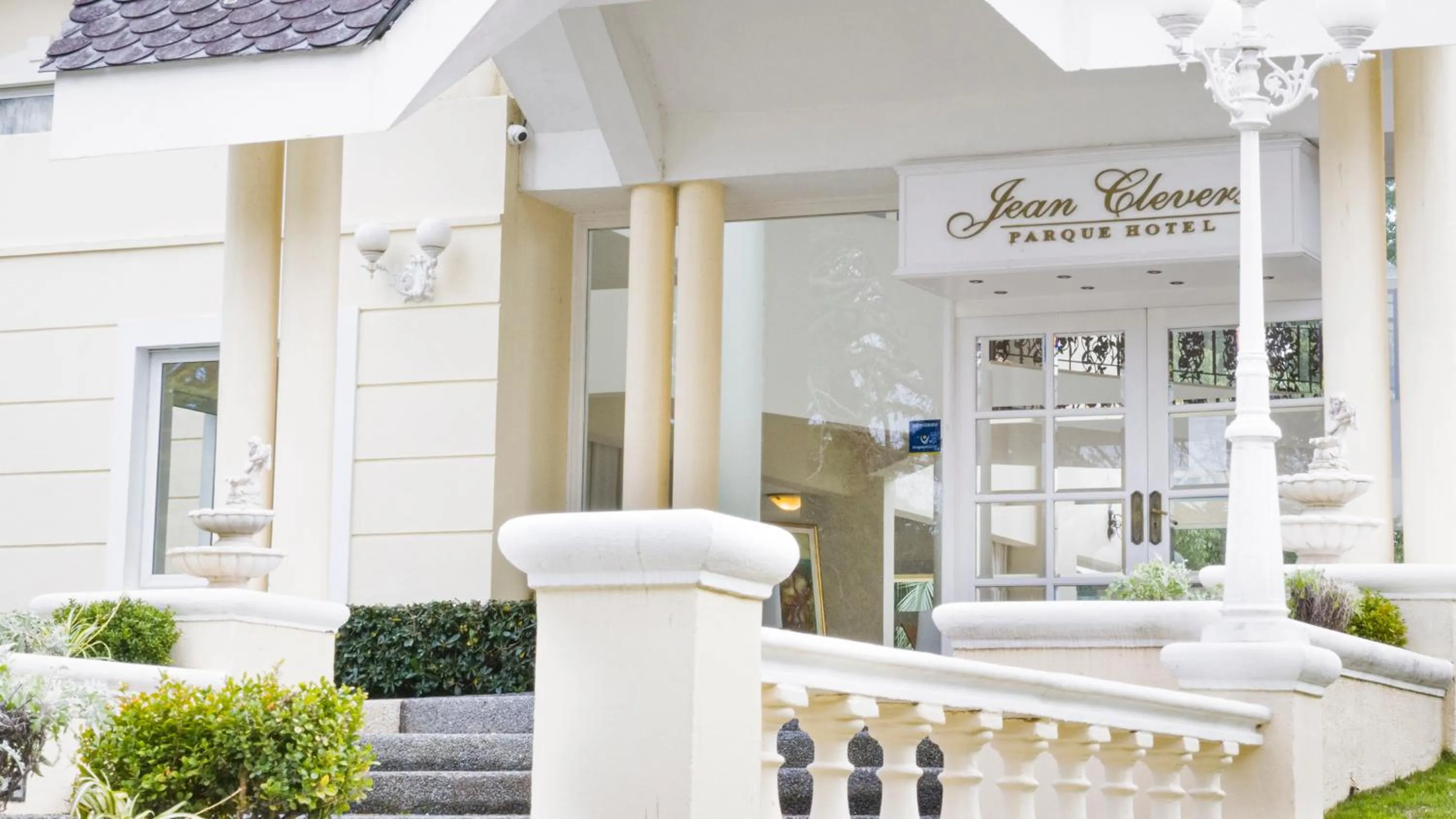 Facade/entrance in Parque Hotel Jean Clevers