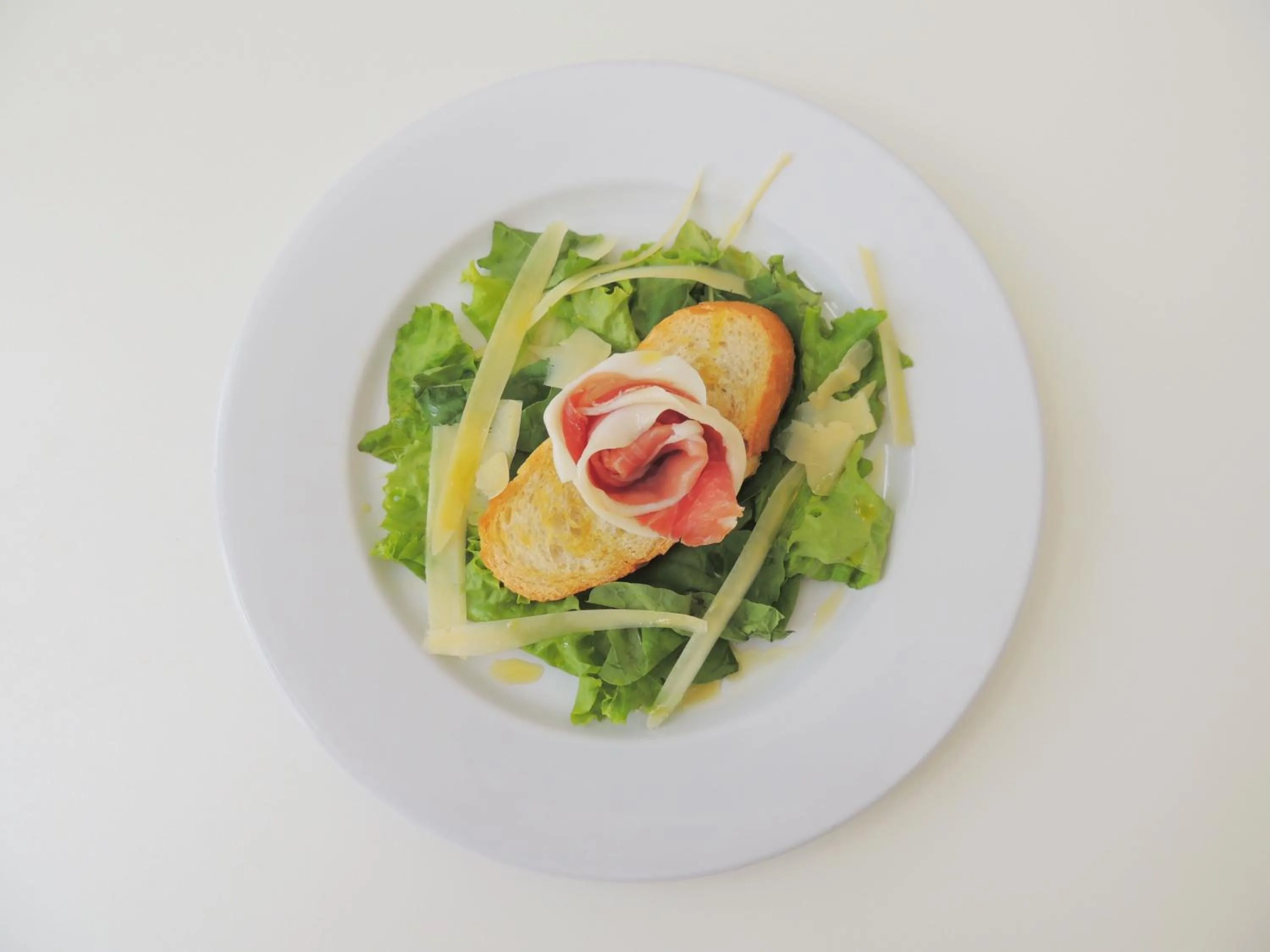 Food and drinks in Parque Hotel Jean Clevers