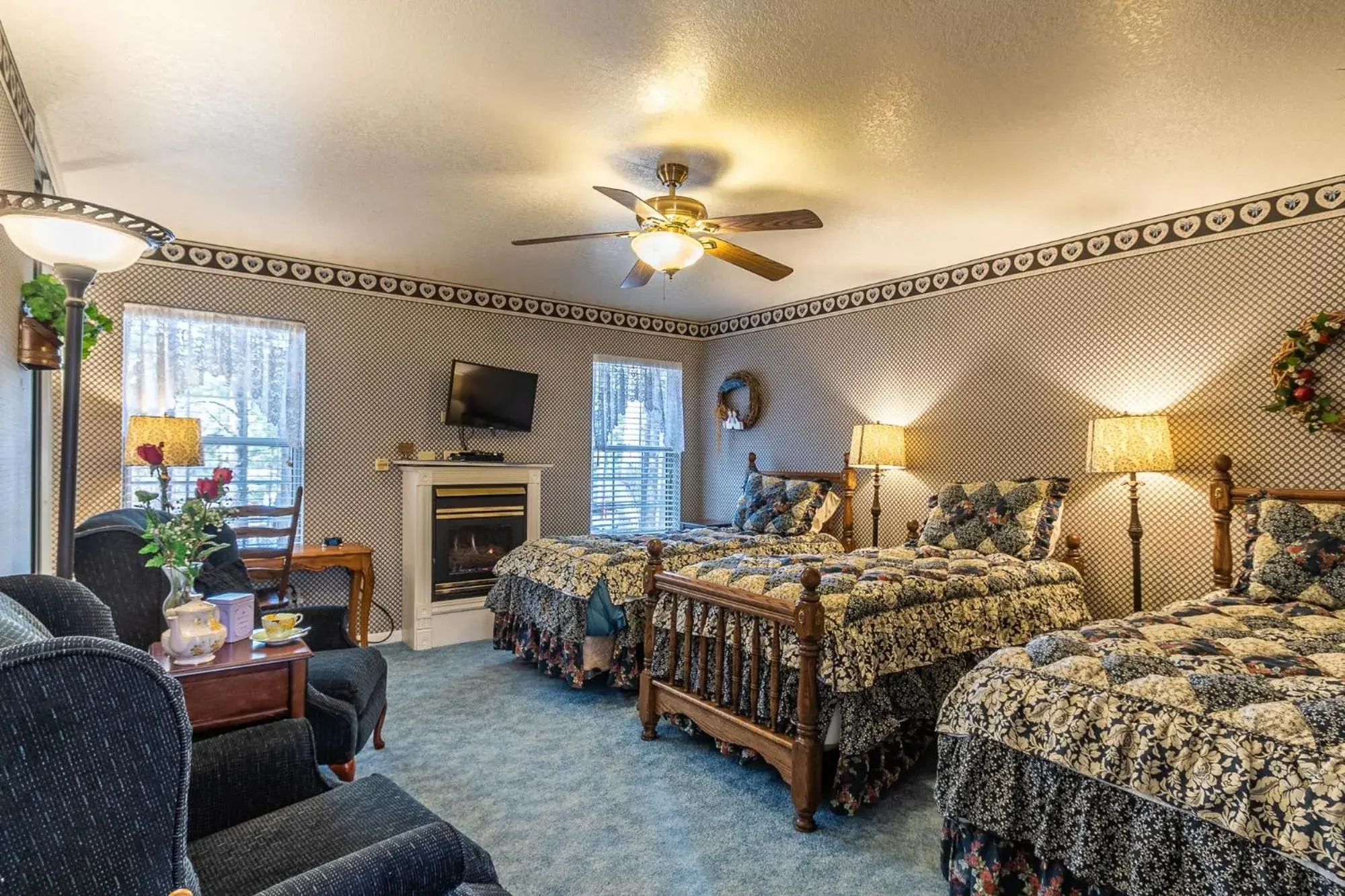 Triple Room in Apples Bed and Breakfast Inn Triple Room in Apples Bed and Breakfast Inn