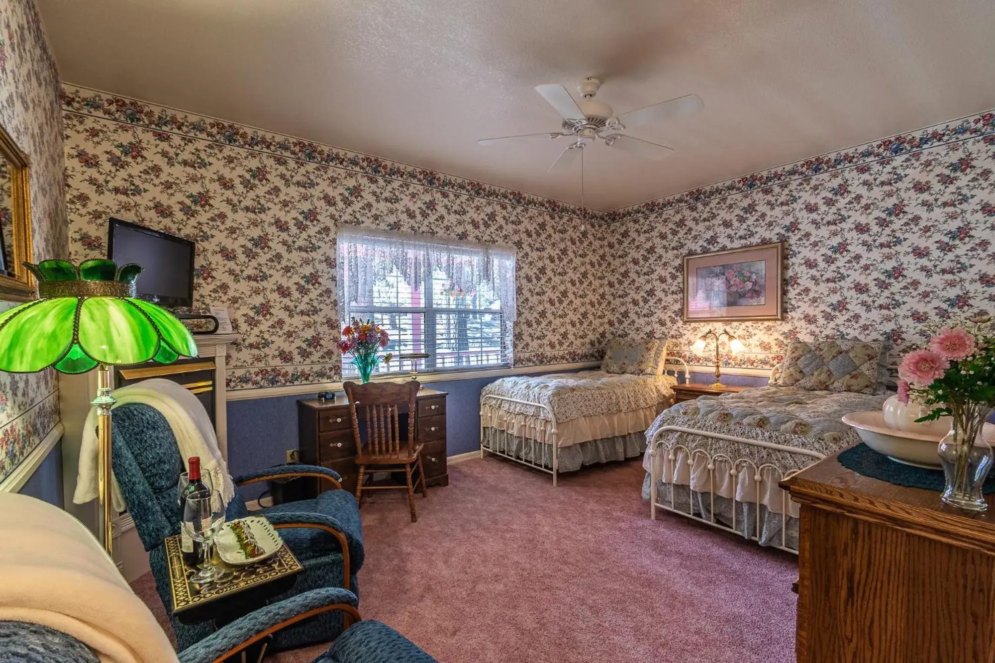 Deluxe Twin Room in Apples Bed and Breakfast Inn Deluxe Twin Room in Apples Bed and Breakfast Inn