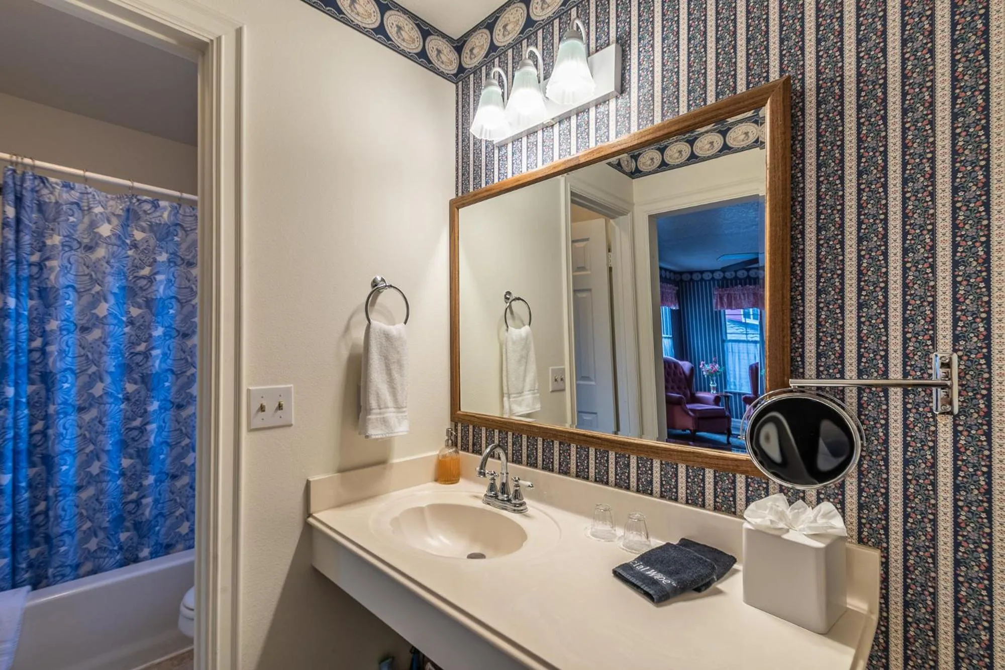 Apples Bed and Breakfast Inn