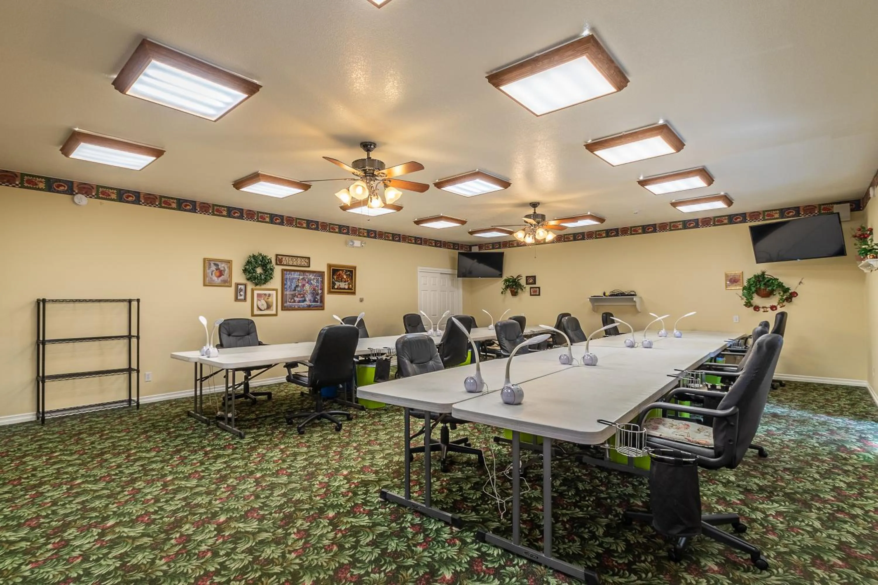 Apples Bed and Breakfast Inn