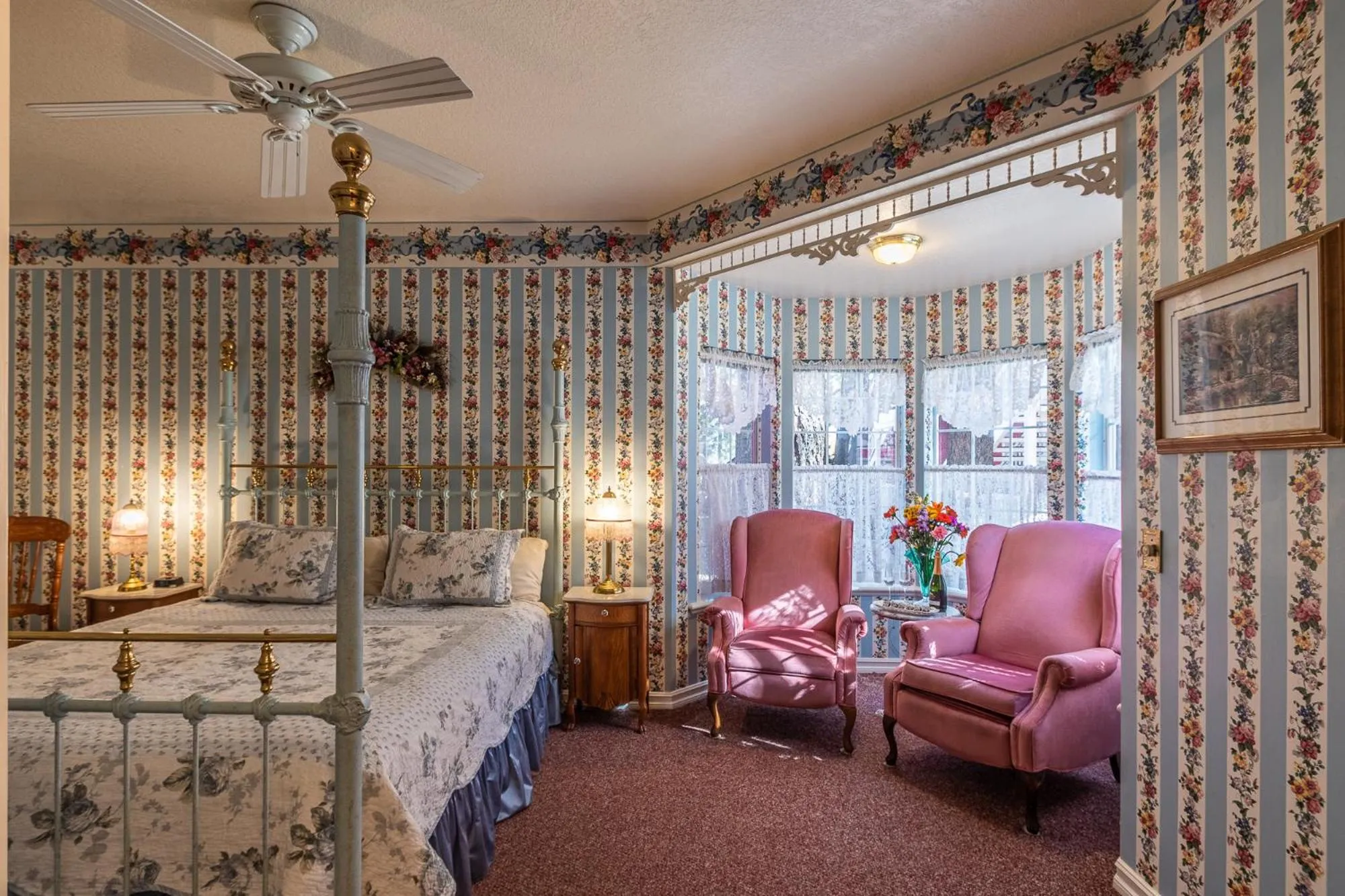 Bed in Apples Bed and Breakfast Inn