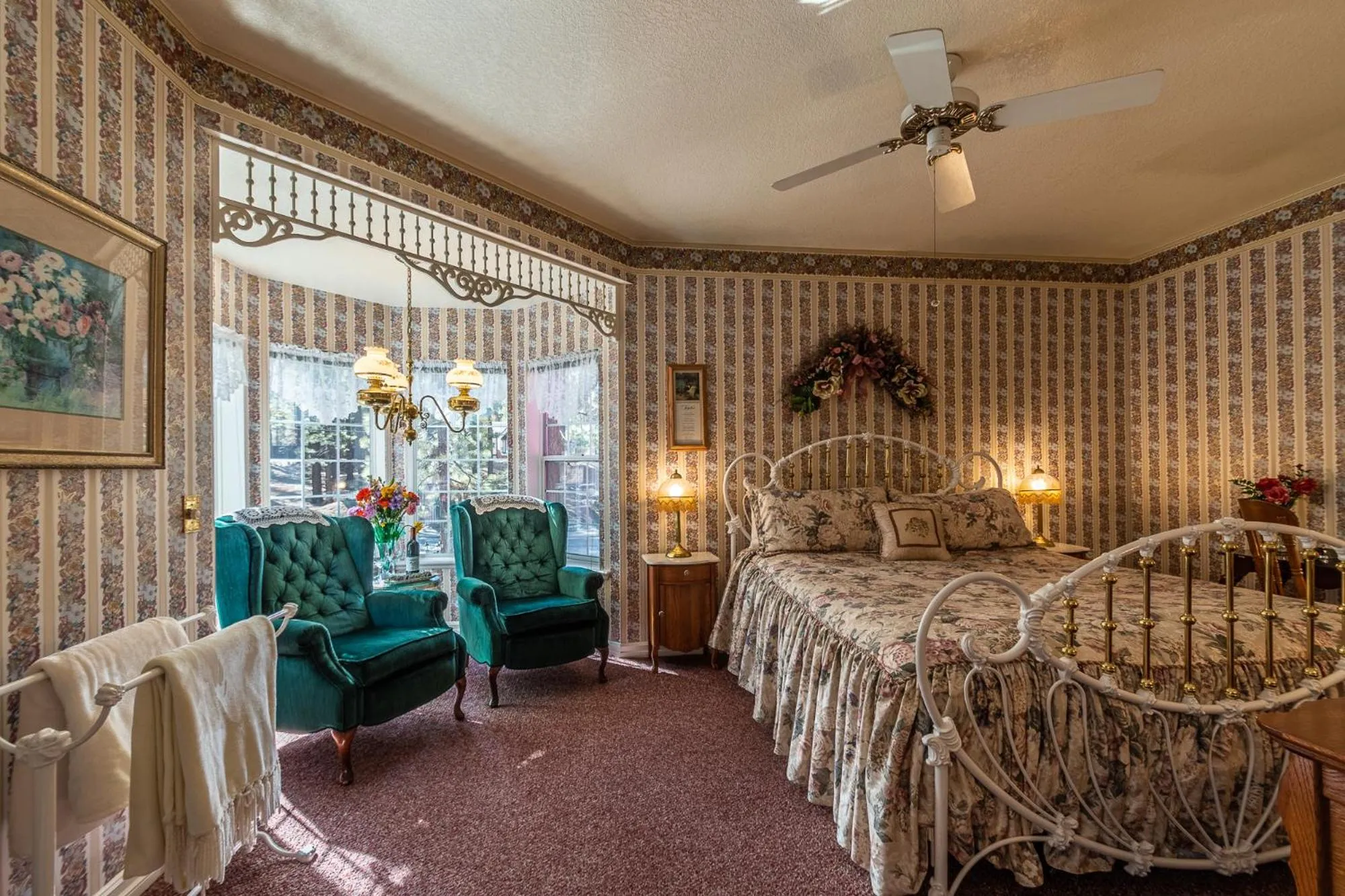 Bed in Apples Bed and Breakfast Inn