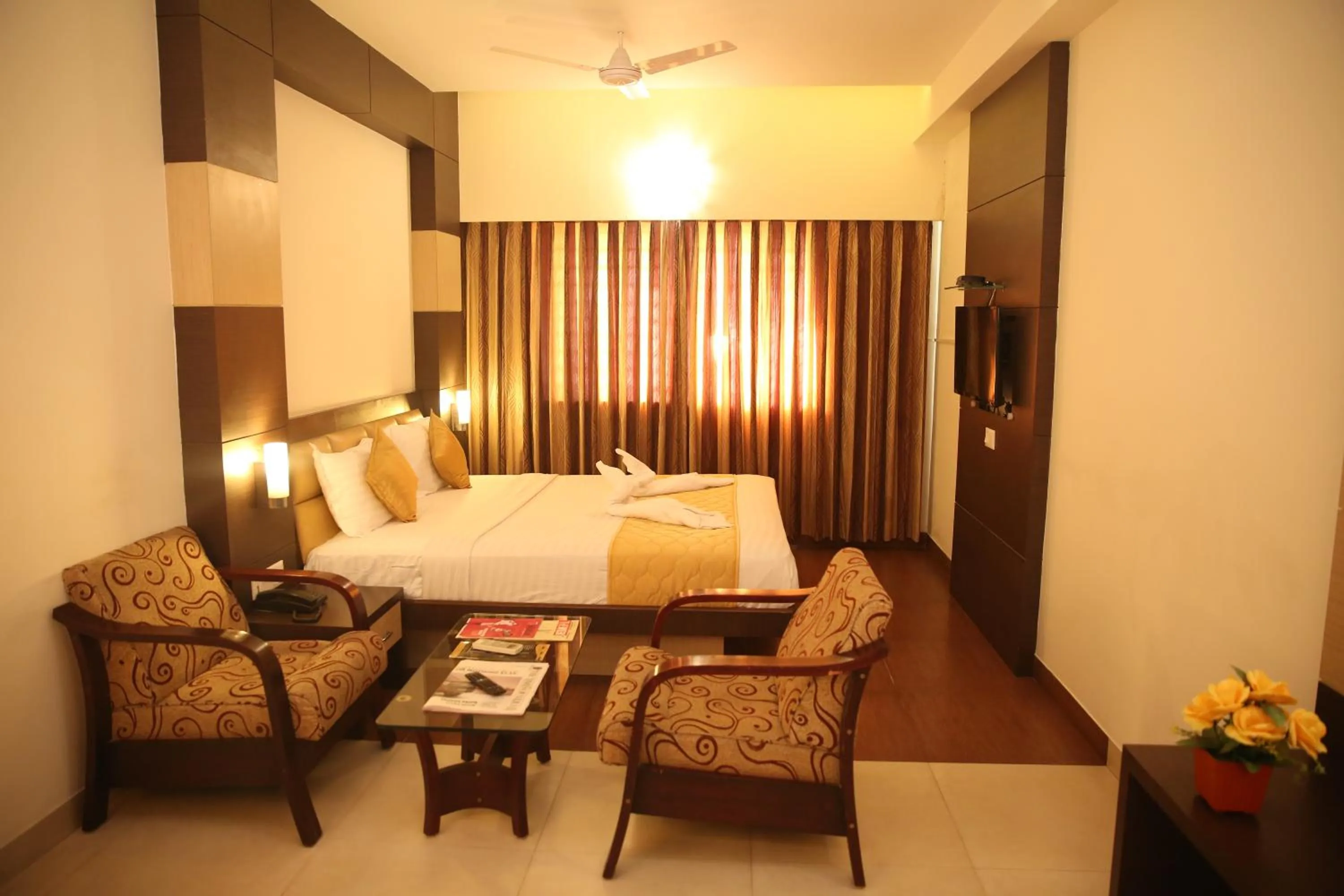 Photo of the whole room, Bed in Sri Krishna Palace