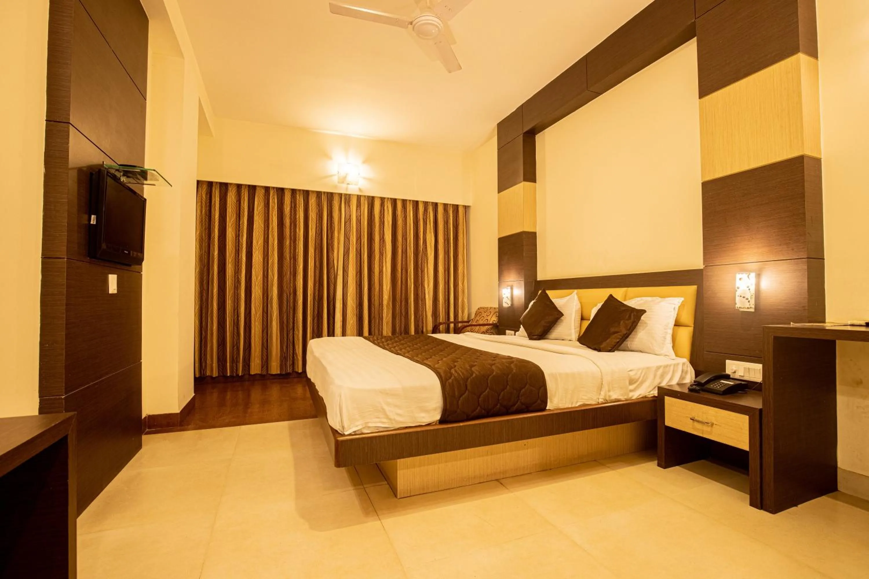 Bedroom, Bed in Sri Krishna Palace