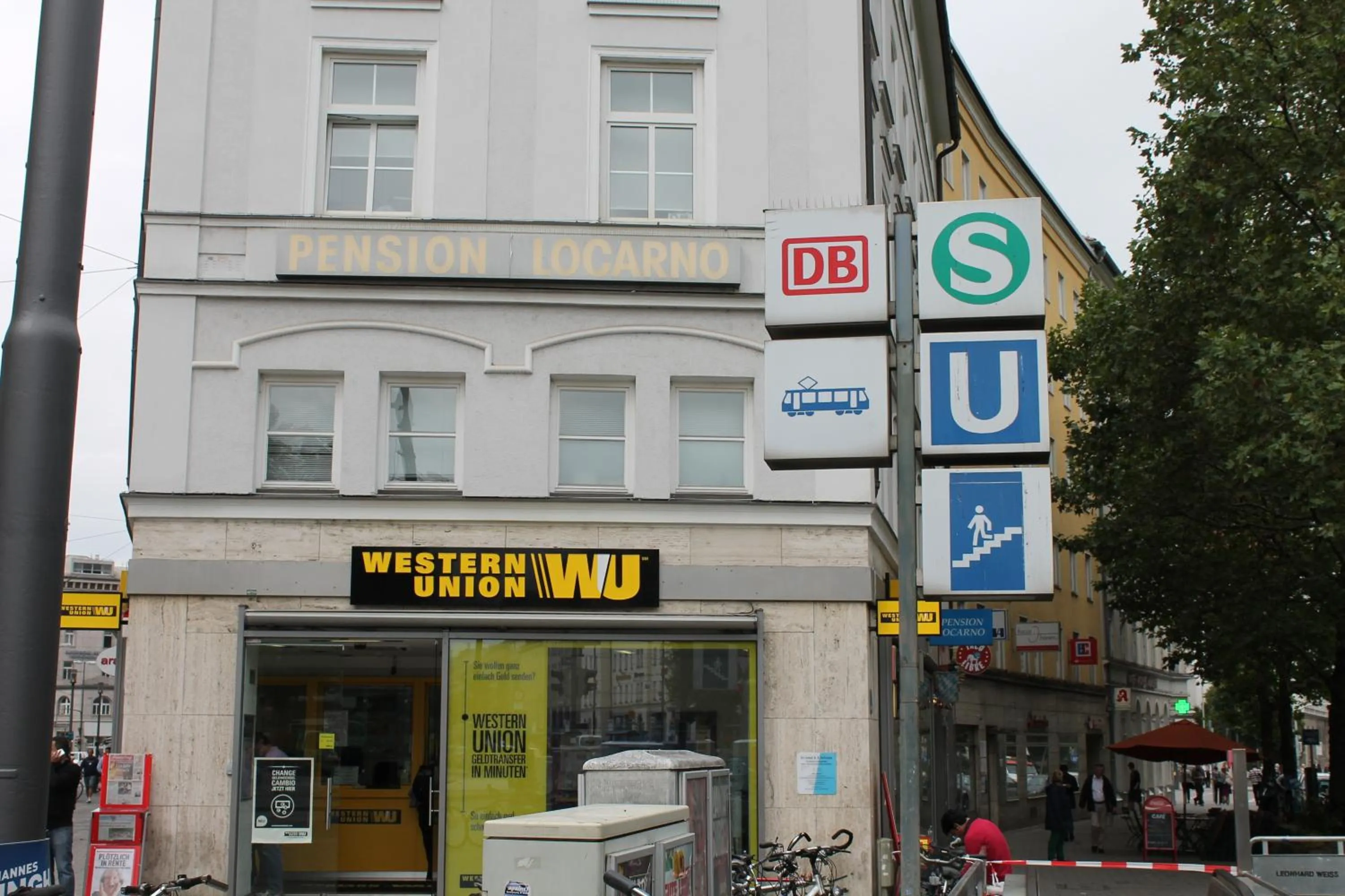 Facade/entrance in Pension Locarno